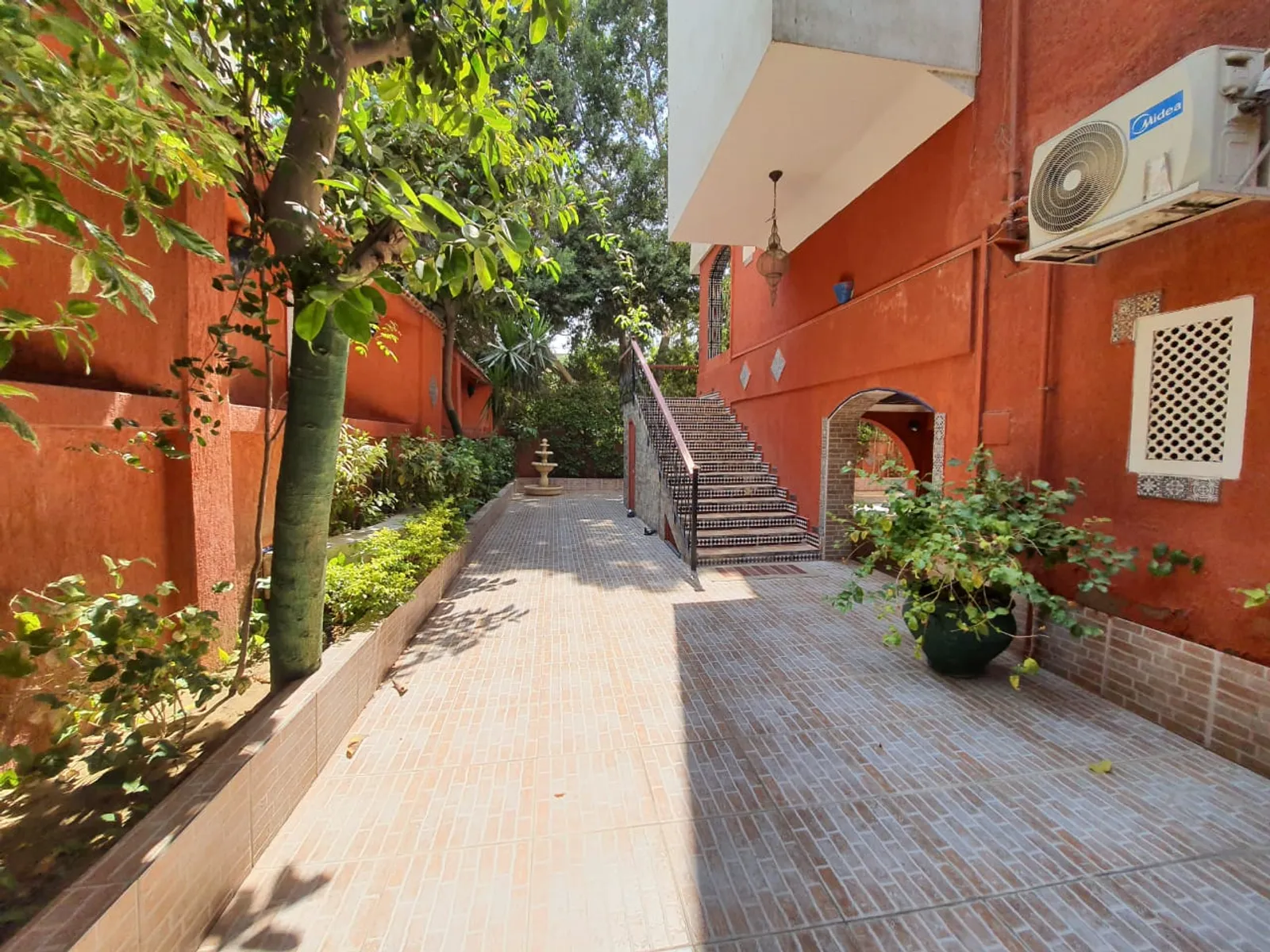 Ground Floors For Sale In Maadi Maadi Sarayat Area: 400 m² consists of 4 Bedrooms 3 Bathrooms Modern furnished 5 stars #3266