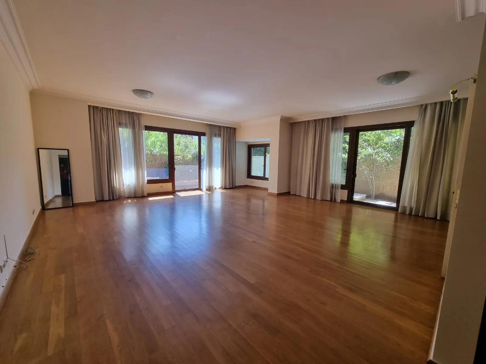 Ground Floors For Sale In Maadi Maadi Sarayat Area: 400 m² consists of 4 Bedrooms 4 Bathrooms Semi furnished 5 stars #3400