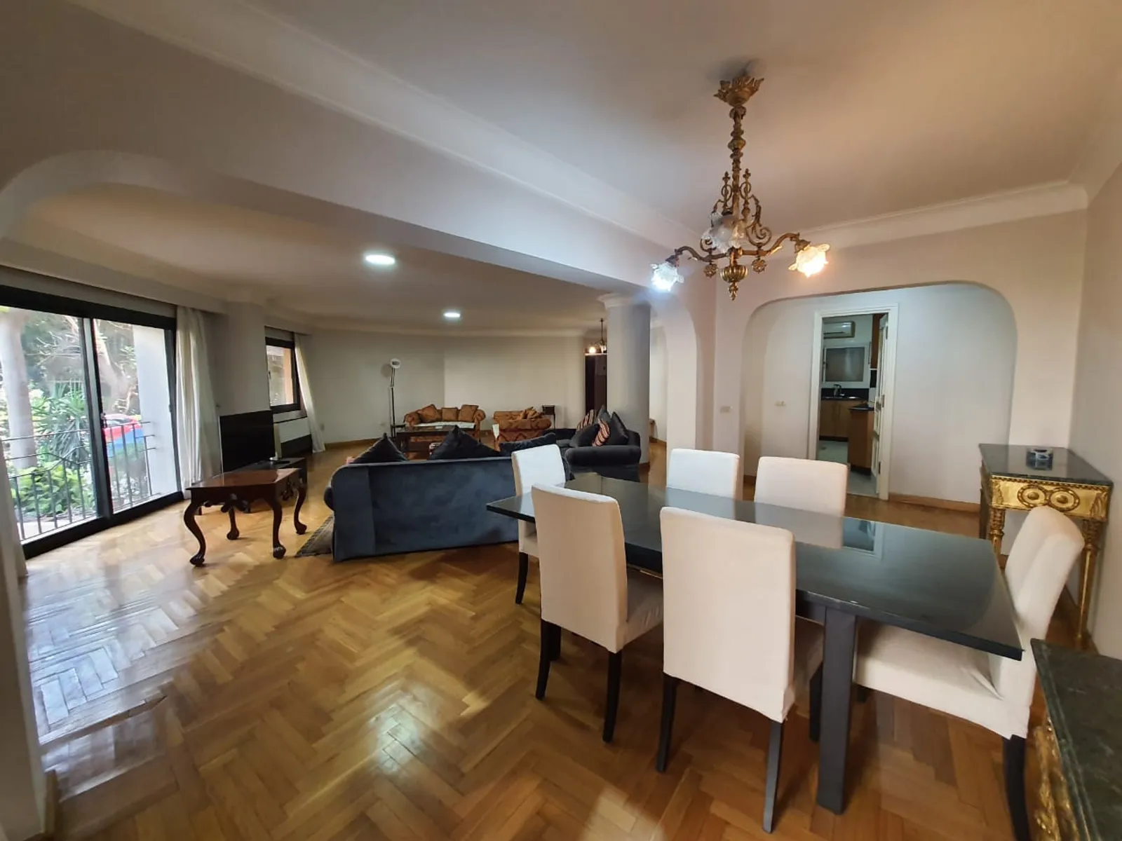 دور ارضي للبيع في المعادي سرايات المعادي مساحة: 200 م² تتكون من 3 غرفة 2 حمام مفروش 5 نجوم #3479