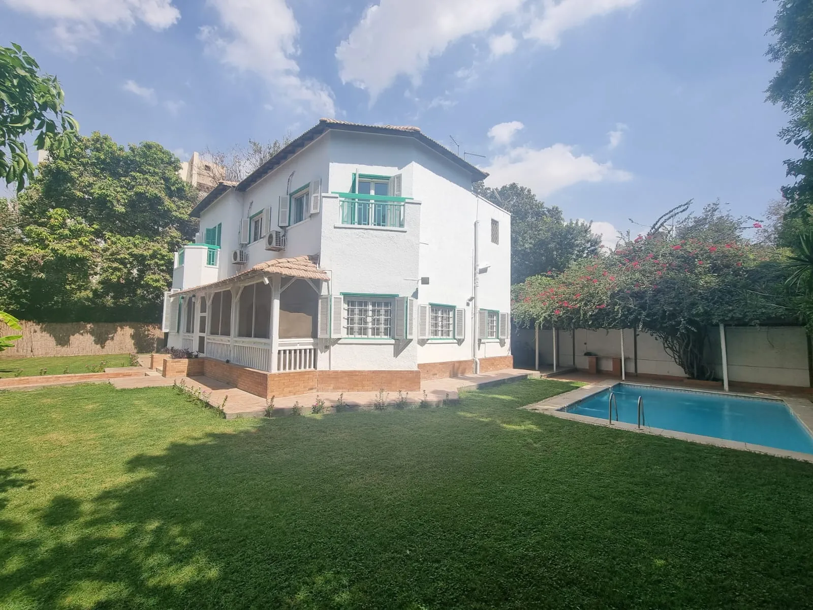 Villas For Sale In Maadi Maadi Sarayat Area: 1050 m² consists of 4 Bedrooms 4 Bathrooms Furnished 5 stars #3764