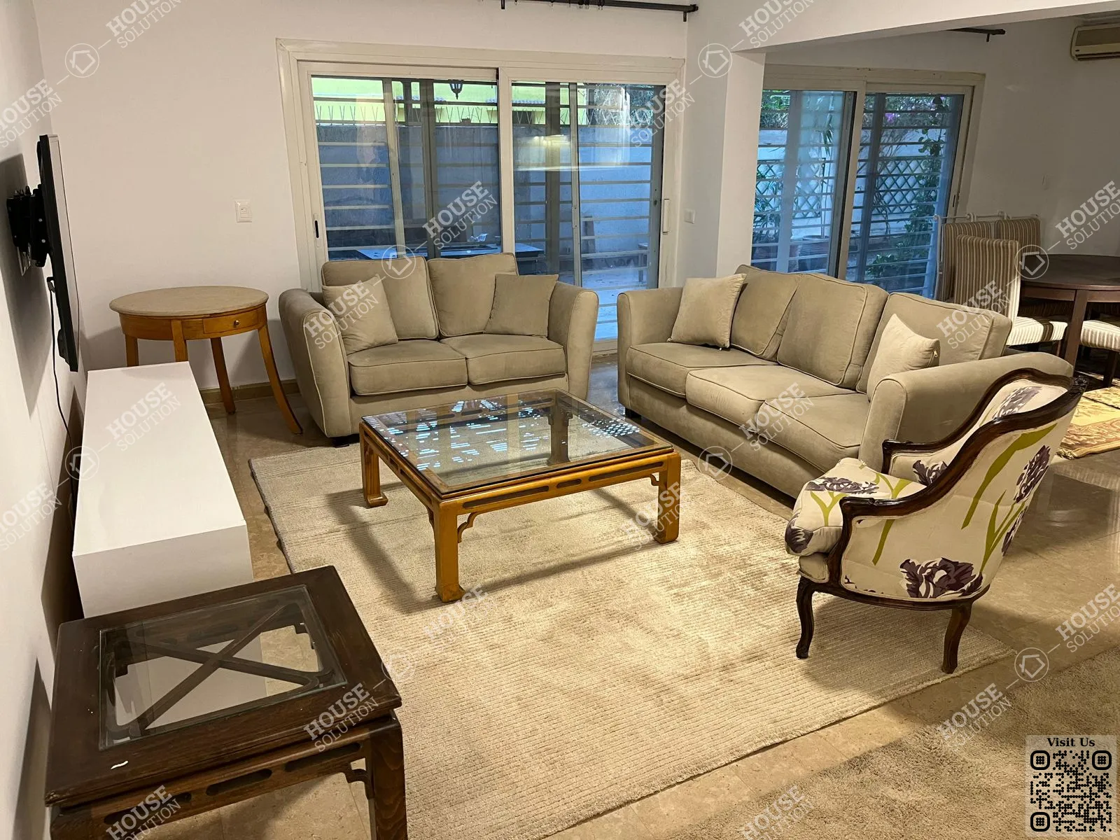 غرفة الاستقبال	 @ دور ارضي للإيجار في المعادي سرايات المعادي مساحة: 200 م² تتكون من 3 غرفة 3 حمام مفروش مودرن 5 نجوم #4010-0