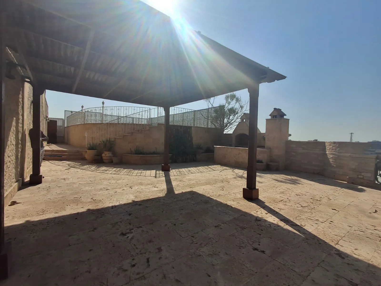 مصطبة	 @ رووف للإيجار في المعادي سرايات المعادي مساحة: 800 م² تتكون من 5 غرفة 5 حمام نصف مفروش 5 نجوم #4163-1