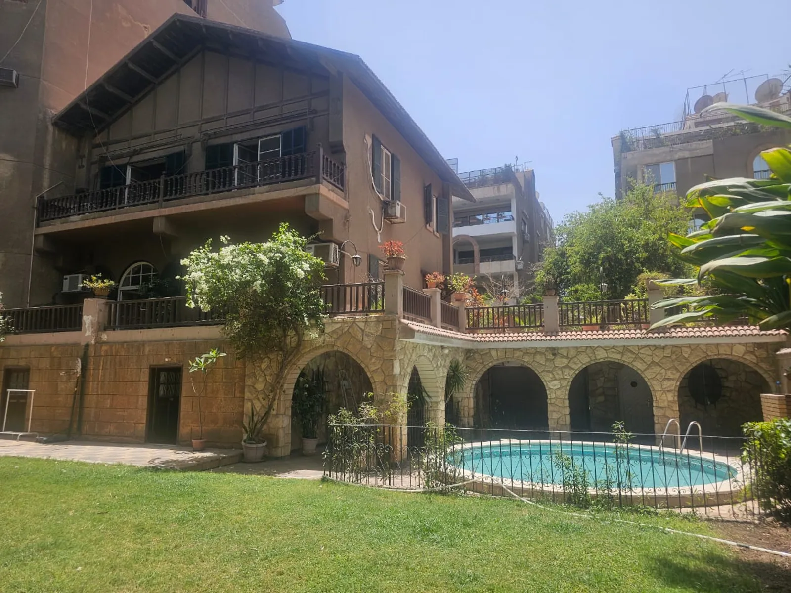 Villas For Sale In Maadi Maadi Sarayat Area: 480 m² consists of 4 Bedrooms 3 Bathrooms Semi furnished 5 stars #4164