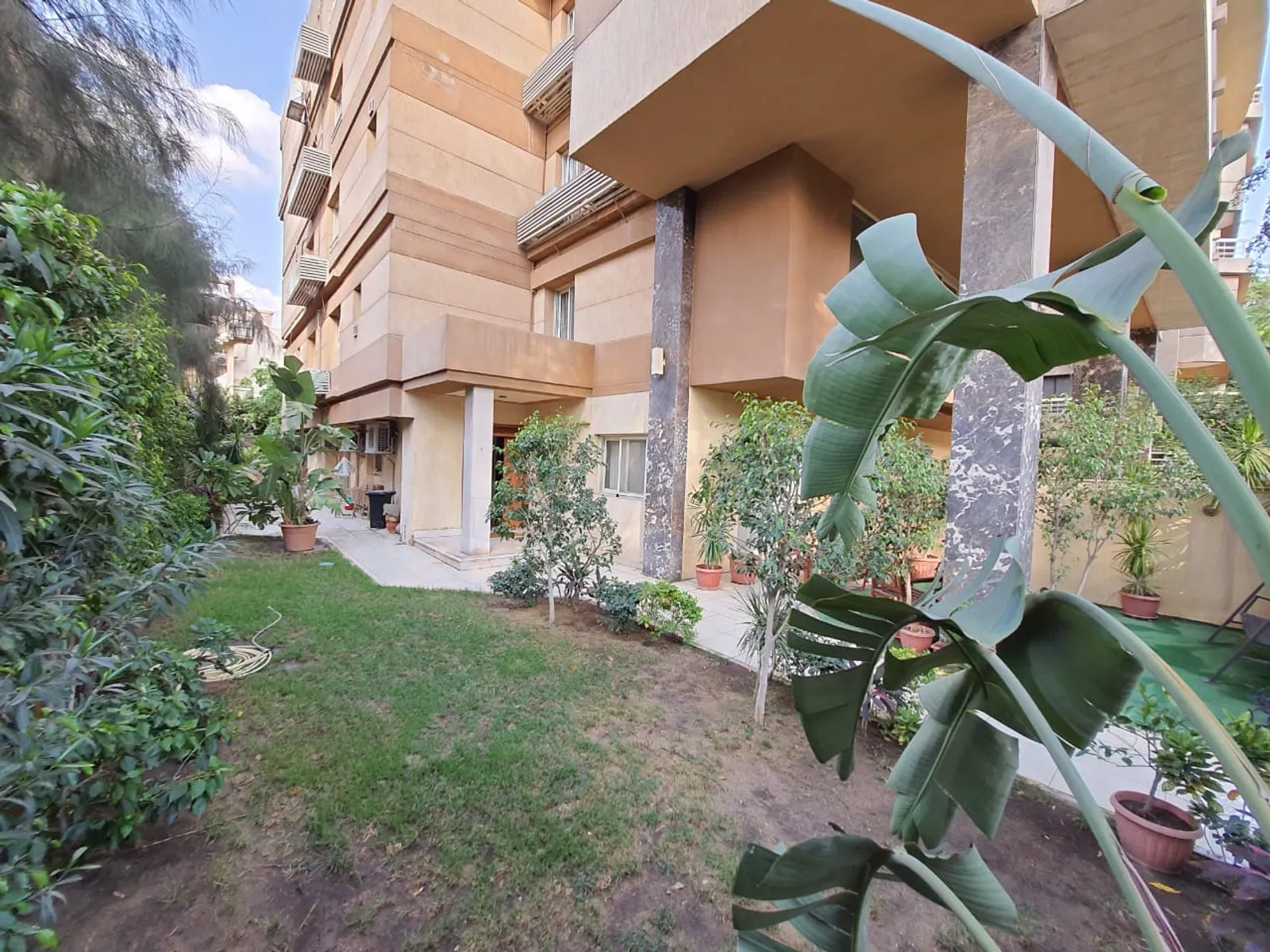 Ground Floors For Sale In Maadi Maadi Sarayat Area: 285 m² consists of 3 Bedrooms 4 Bathrooms Modern furnished 5 stars #4279