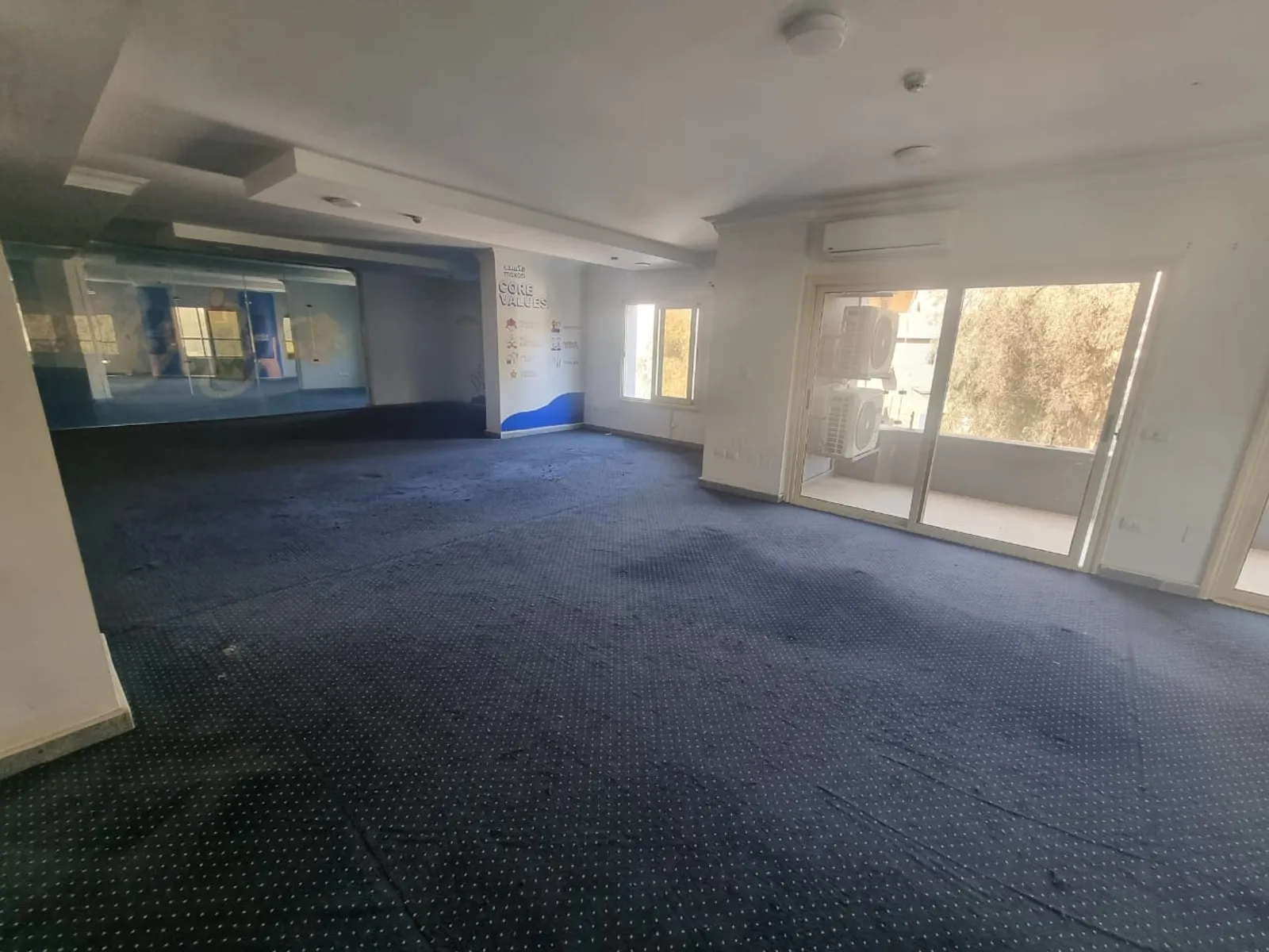 Office spaces For Sale In Maadi Maadi Sarayat Area: 900 m² consists of 10 Bedrooms 4 Bathrooms Semi furnished 5 stars #4636