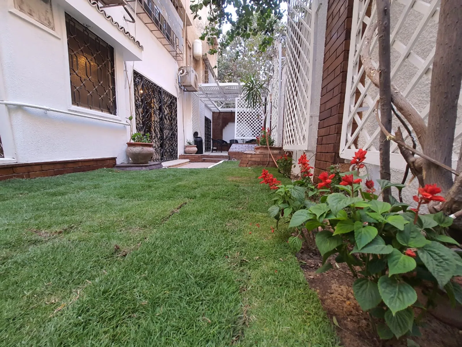 Ground Floors For Sale In Maadi Maadi Sarayat Area: 200 m² consists of 3 Bedrooms 2 Bathrooms Furnished 5 stars #4927