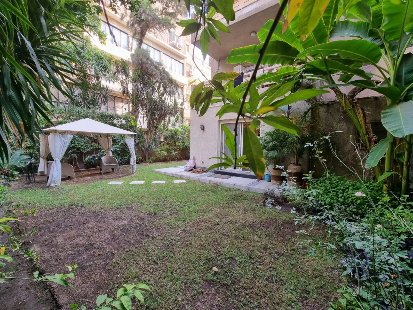 Ground Floors For Sale In Maadi Maadi Sarayat Area: 230 m² consists of 3 Bedrooms 2 Bathrooms Semi furnished 5 stars #5099