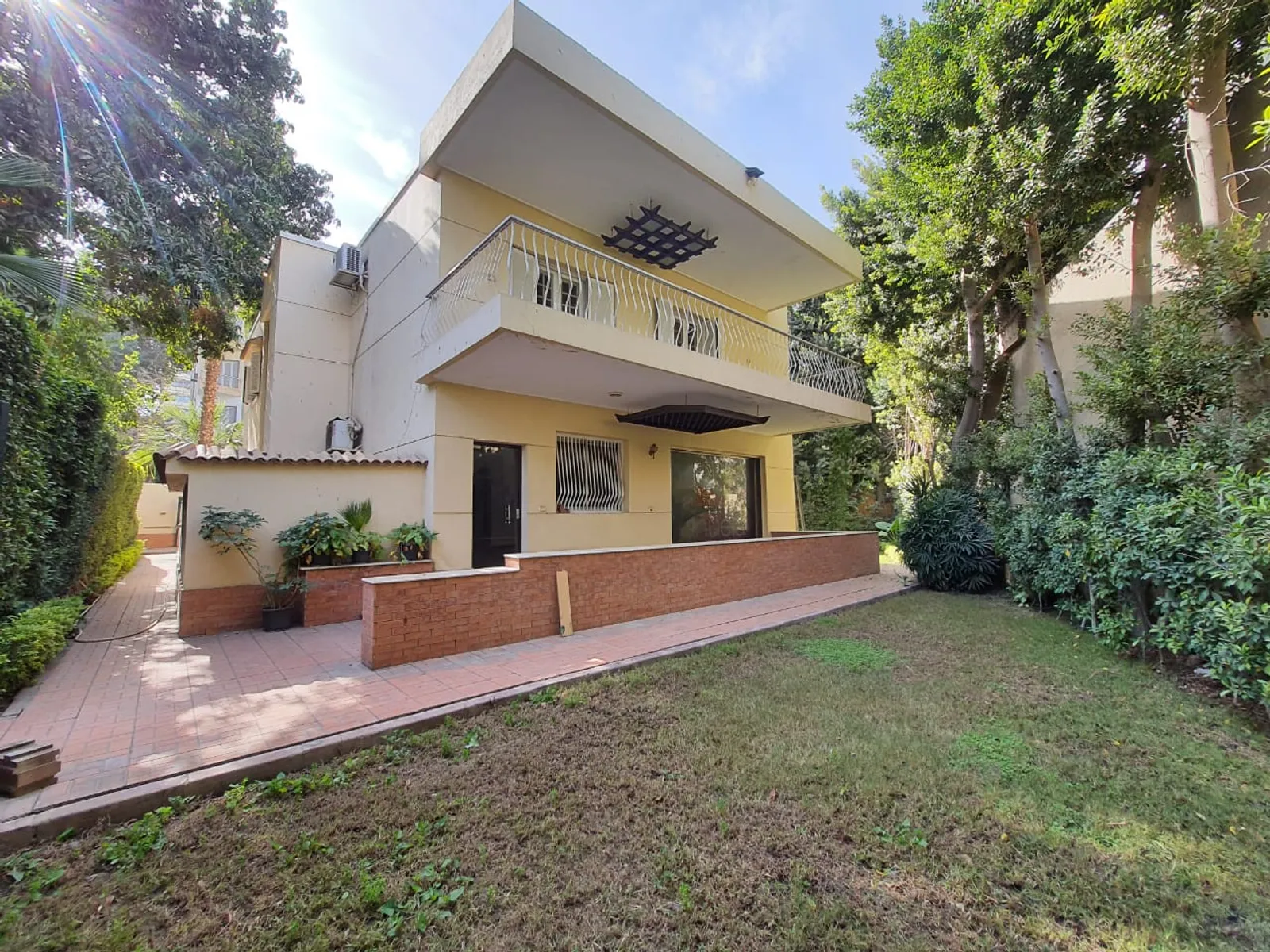 Office spaces For Sale In Maadi Maadi Sarayat Area: 700 m² consists of 5 Bedrooms 4 Bathrooms Semi furnished 5 stars #5315