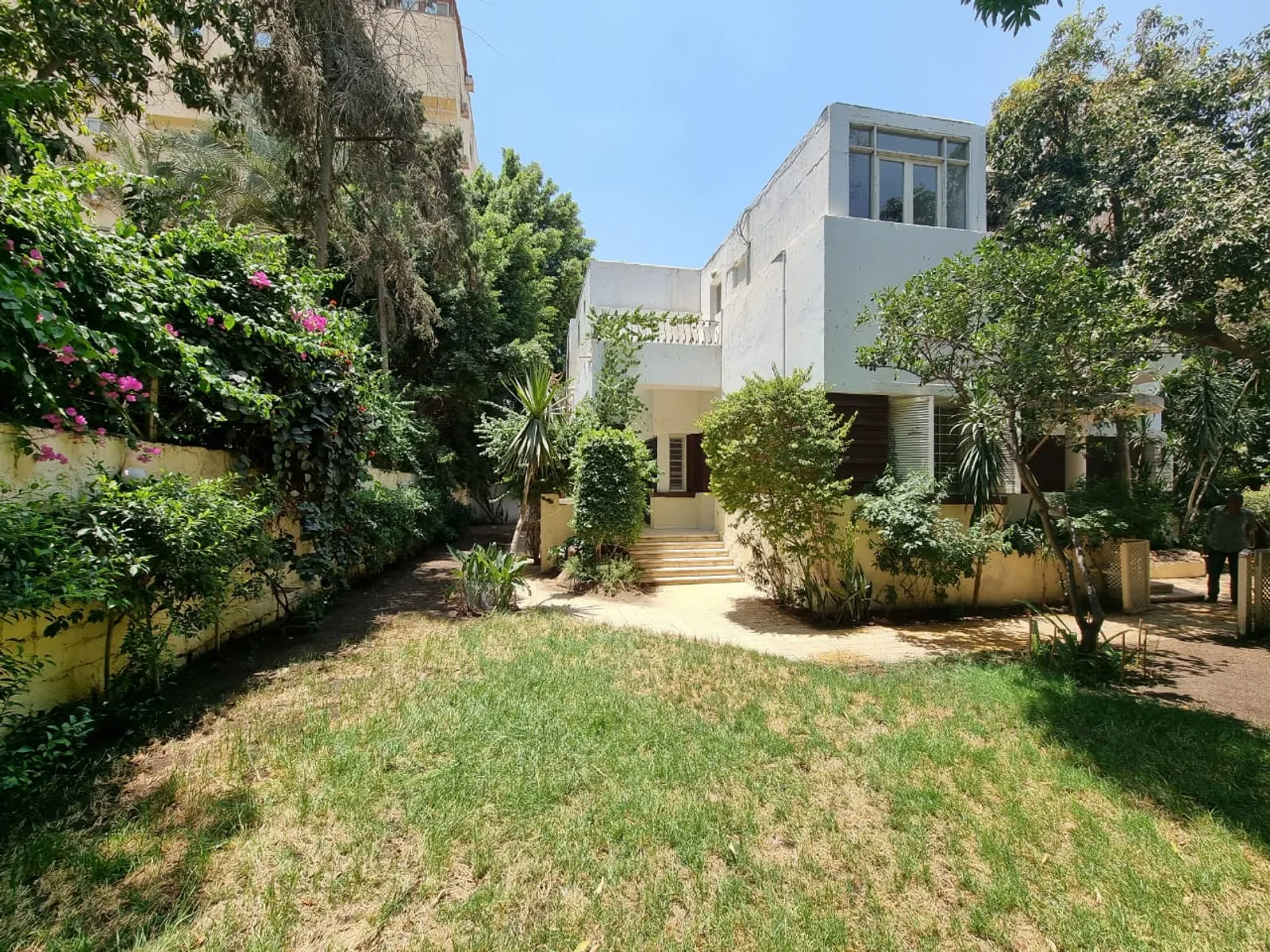 Villas For Sale In Maadi Maadi Sarayat Area: 700 m² consists of 5 Bedrooms 3 Bathrooms Semi furnished 5 stars #5391