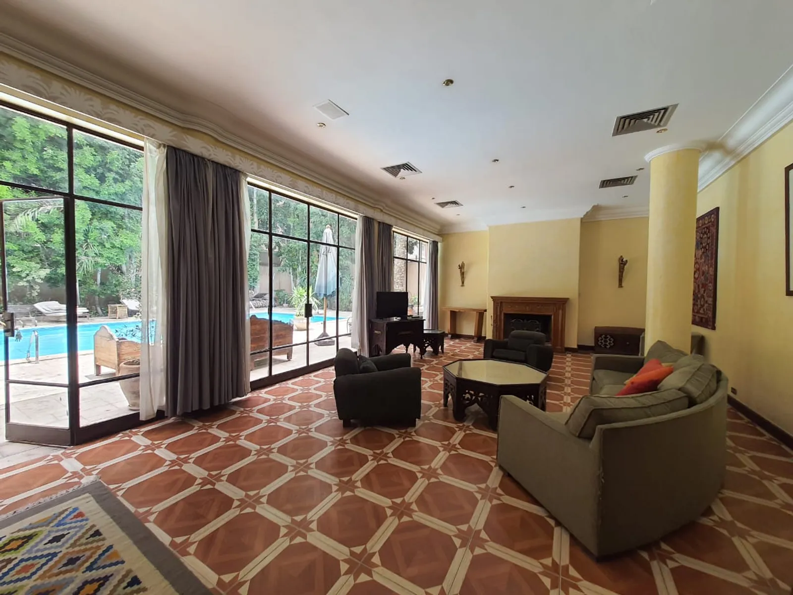 Ground Floors For Sale In Maadi Maadi Sarayat Area: 300 m² consists of 3 Bedrooms 3 Bathrooms Furnished 5 stars #5428