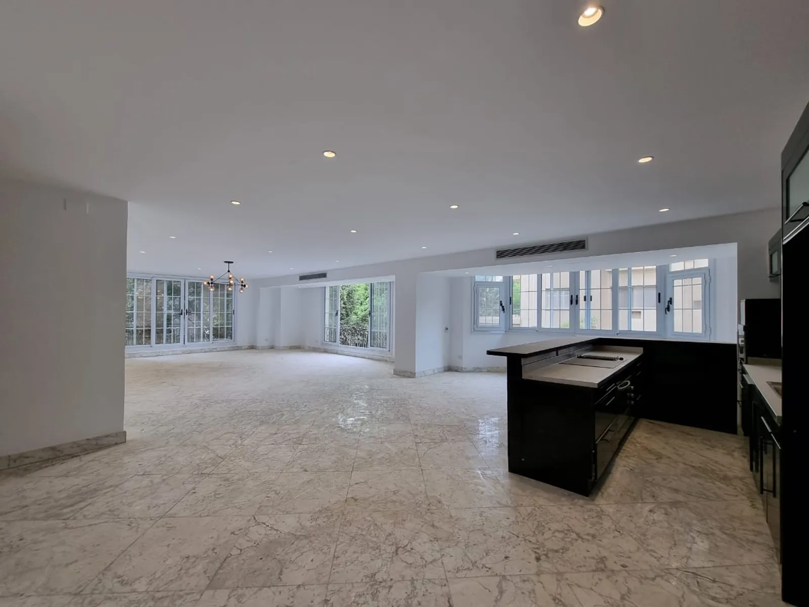 Apartments For Sale In Maadi Maadi Sarayat Area: 330 m² consists of 4 Bedrooms 4 Bathrooms Semi furnished 5 stars #5445