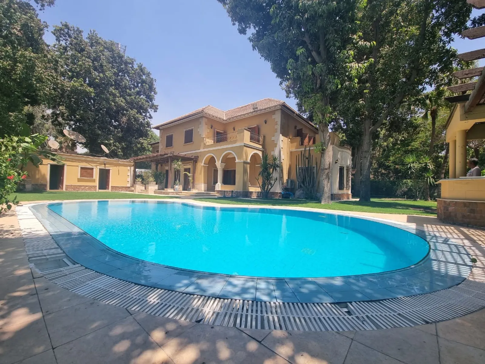 Villas For Sale In Maadi Maadi Sarayat Area: 1050 m² consists of 5 Bedrooms 4 Bathrooms Semi furnished 5 stars #5519