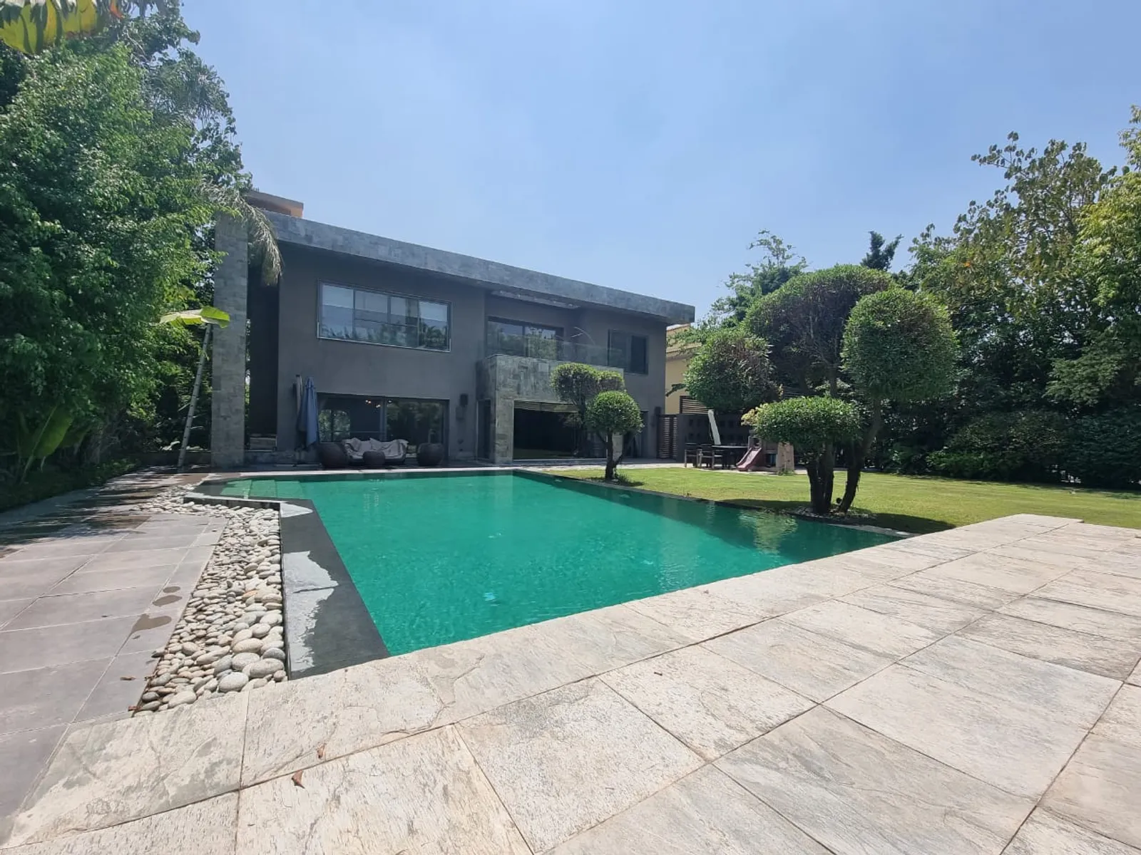 Villas For Sale In Katameya katameya Heights Area: 650 m² consists of 6 Bedrooms 8 Bathrooms Semi furnished 5 stars #5587