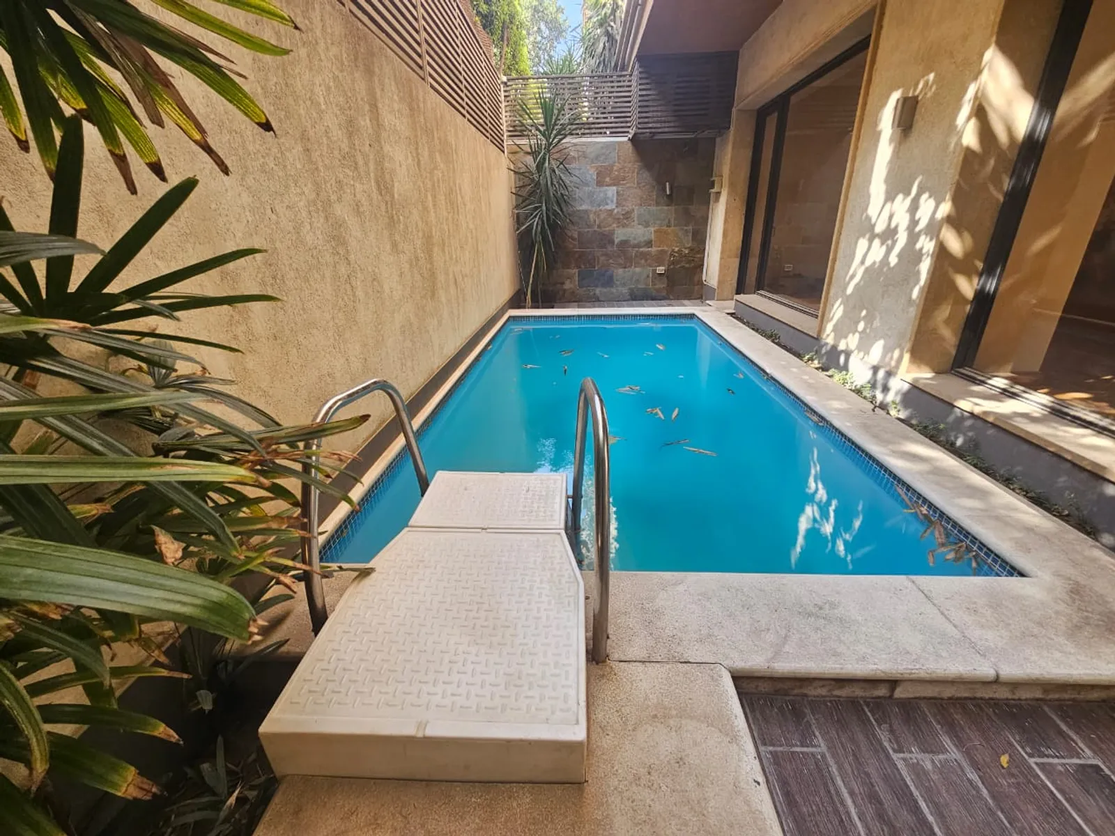 دور ارضي للبيع في المعادي دجله المعادي مساحة: 400 م² تتكون من 3 غرفة 4 حمام نصف مفروش 5 نجوم #5617