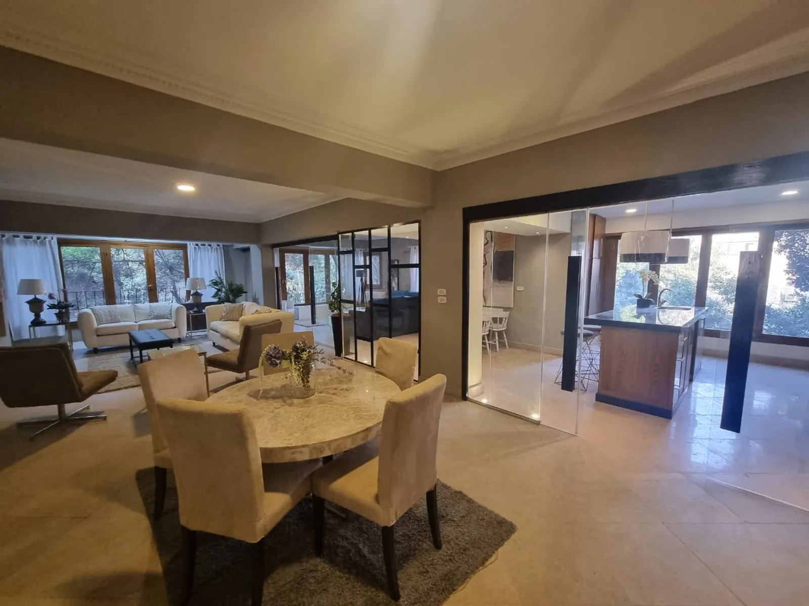 شقق للبيع في المعادي دجله المعادي مساحة: 250 م² تتكون من 4 غرفة 3 حمام مفروش مودرن 5 نجوم #5621