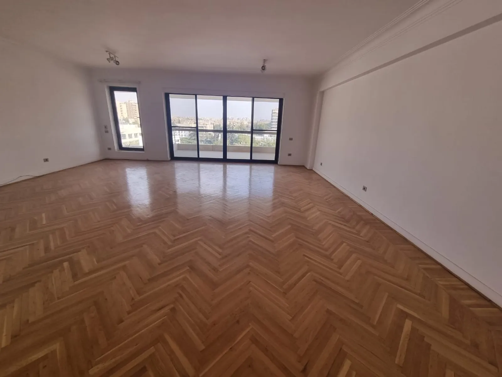 SUNNY SPACIOUS APARTMENT FOR RENT IN PRIME LOCATION OF DEGLA EL MAADI CAIRO EGYPT - #5632 - Semi furnished