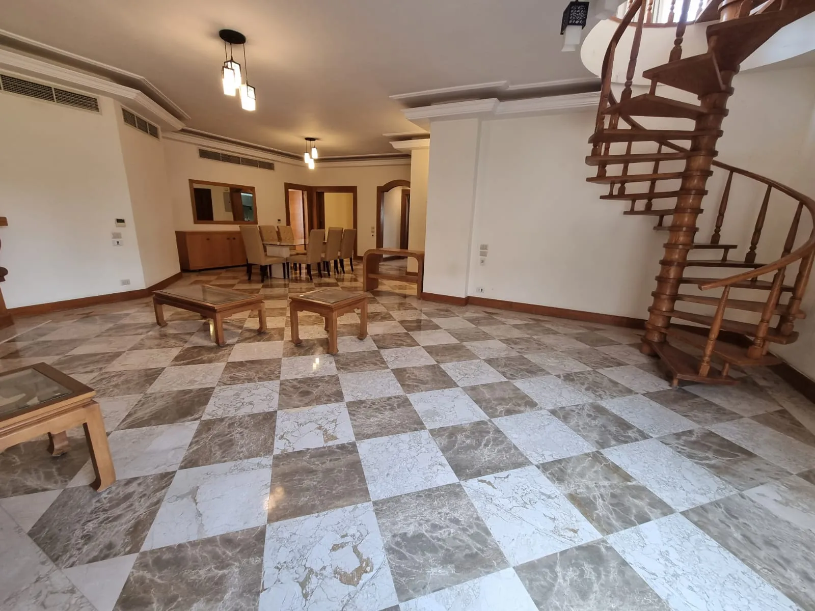 رووف للبيع في المعادي سرايات المعادي مساحة: 350 م² تتكون من 3 غرفة 3 حمام مفروش مودرن 5 نجوم #5659