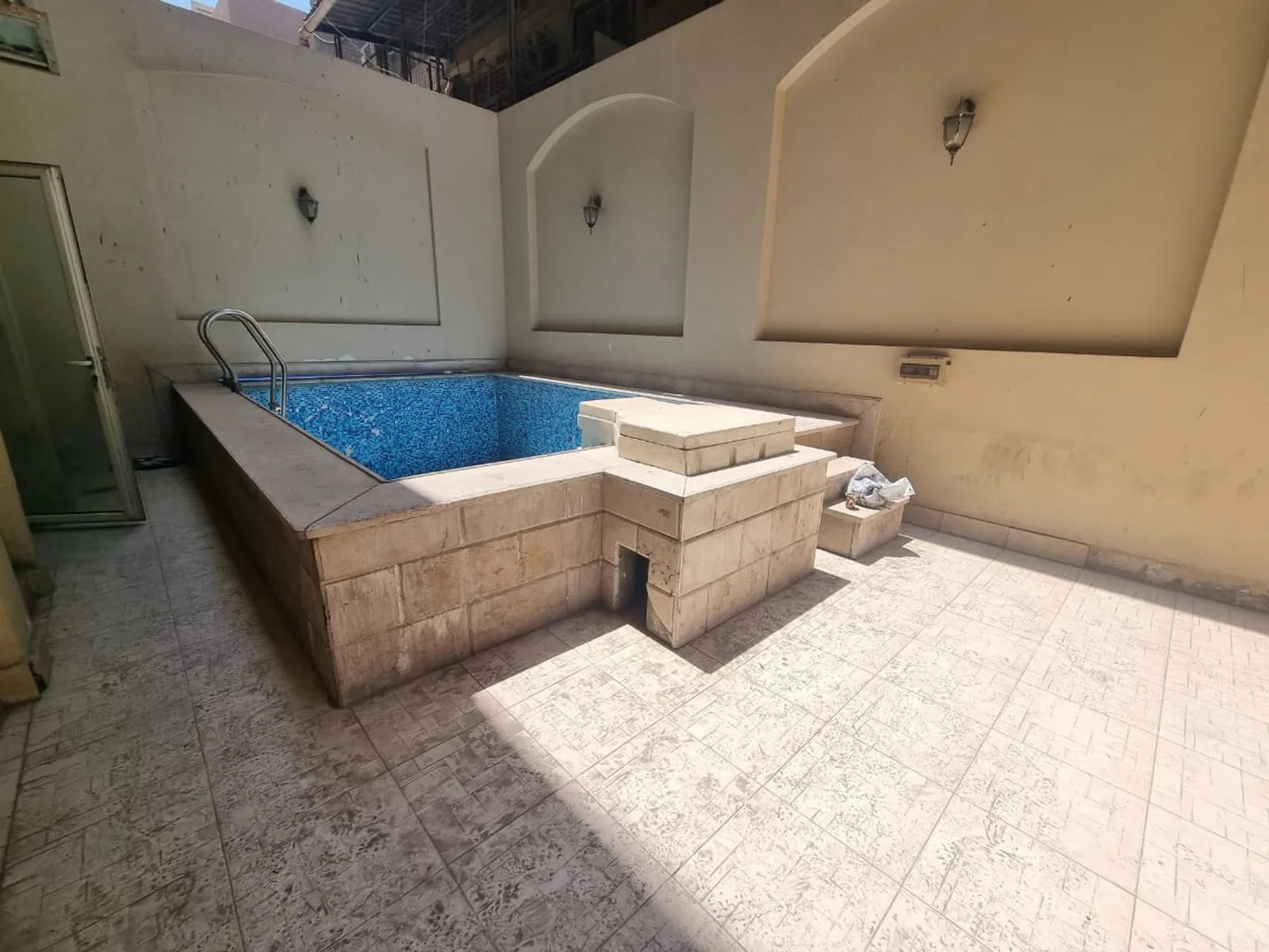 مقرات اداريه للبيع في المعادي سرايات المعادي مساحة: 409 م² تتكون من 6 غرفة 4 حمام نصف مفروش 5 نجوم #5698