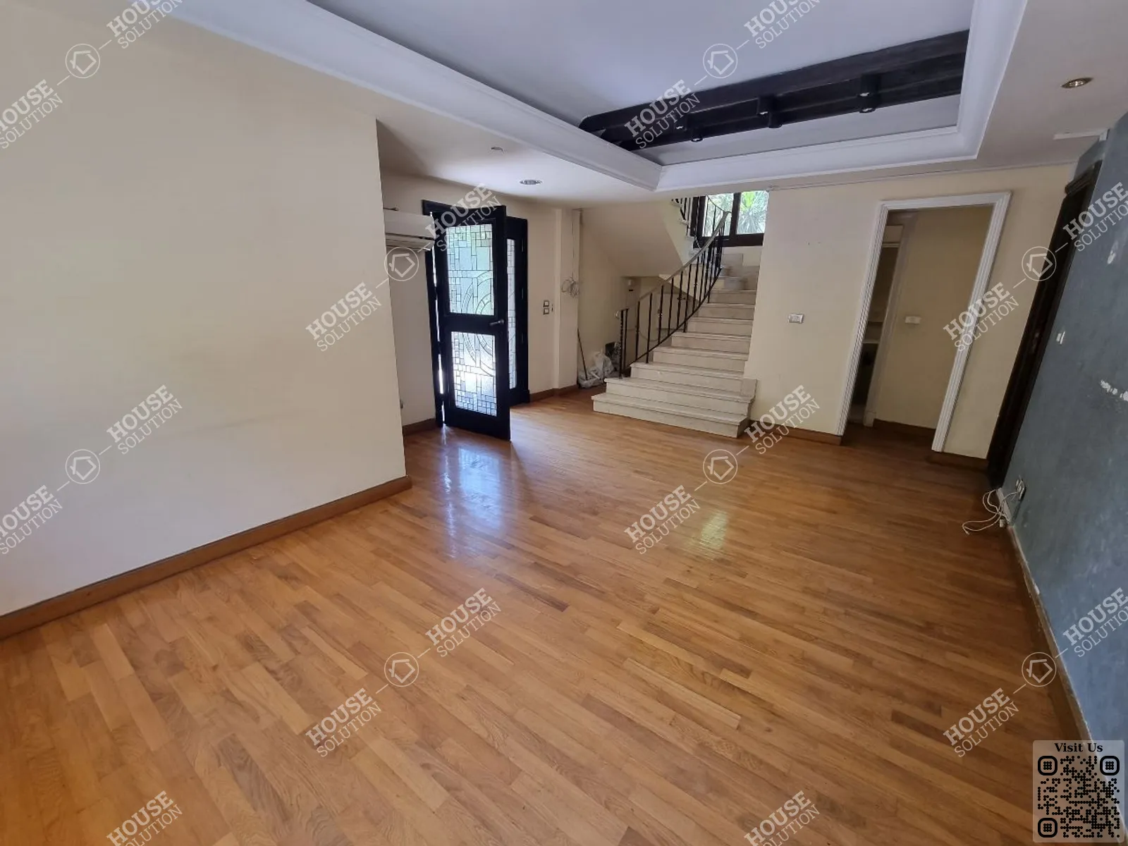 غرفة الاستقبال @ مقرات اداريه للإيجار في المعادي دجله المعادي مساحة: 600 م² تتكون من 4 غرفة 4 حمام نصف مفروش 5 نجوم #5722-1