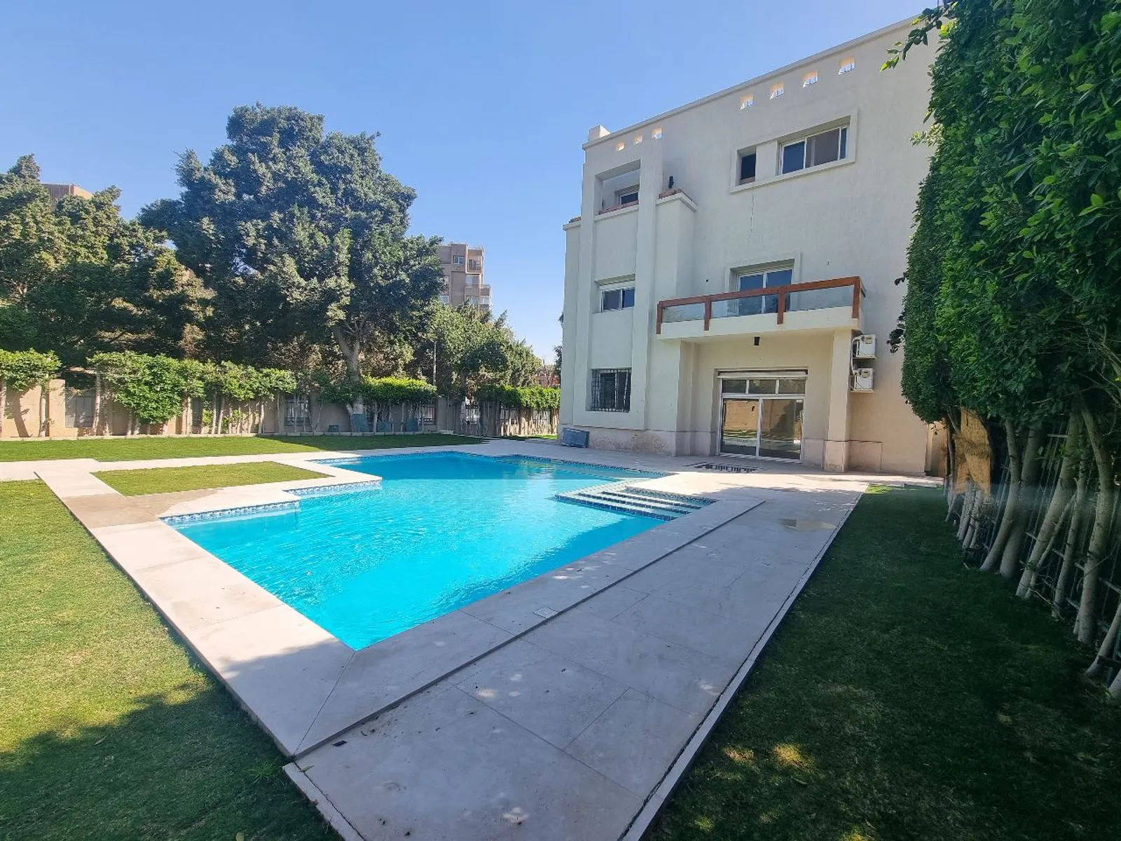 مقرات اداريه للبيع في المعادي دجله المعادي مساحة: 750 م² تتكون من 5 غرفة 4 حمام نصف مفروش 5 نجوم #5725