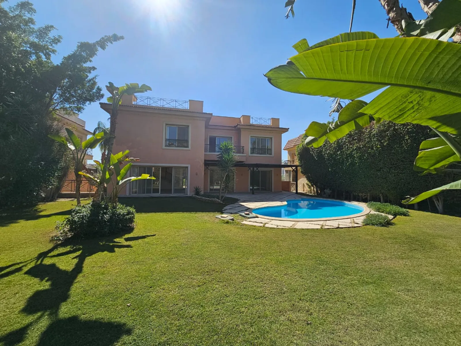 Villas For Sale In Katameya katameya Heights Area: 850 m² consists of 4 Bedrooms 5 Bathrooms Semi furnished 5 stars #5810