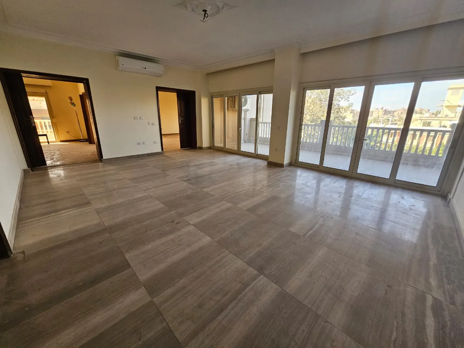 شقق للبيع في المعادي سرايات المعادي مساحة: 500 م² تتكون من 3 غرفة 3 حمام نصف مفروش 5 نجوم #5815