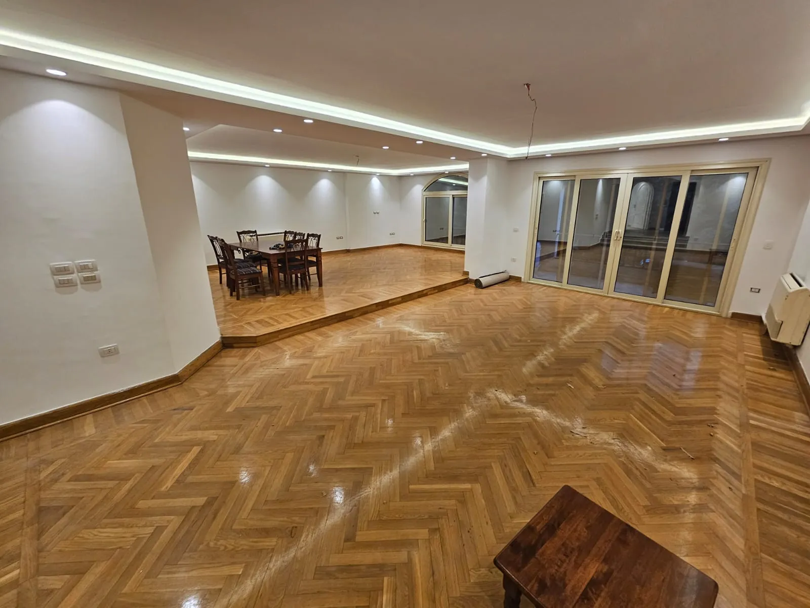 Apartments For Sale In Maadi Maadi Degla Area: 350 m² consists of 4 Bedrooms 3 Bathrooms Semi furnished 5 stars #5834