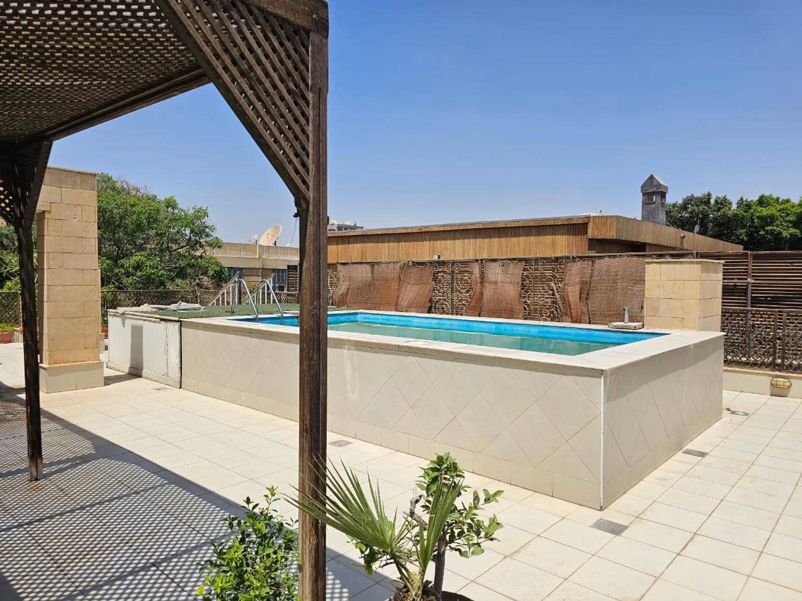 رووف للبيع في المعادي سرايات المعادي مساحة: 450 م² تتكون من 4 غرفة 5 حمام نصف مفروش 5 نجوم #5878