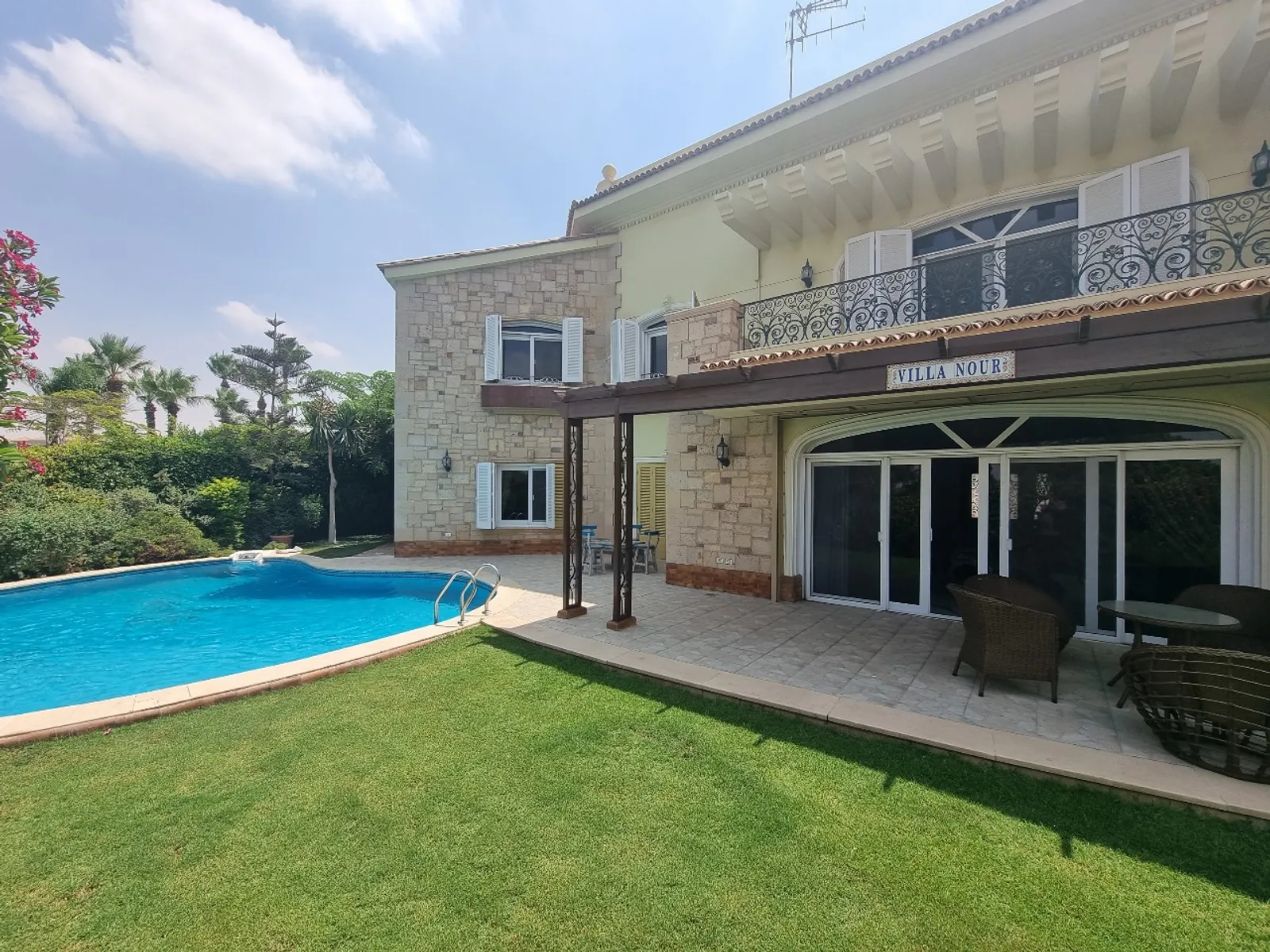 Villas For Sale In Katameya katameya Heights Area: 600 m² consists of 4 Bedrooms 4 Bathrooms Furnished 5 stars #5894