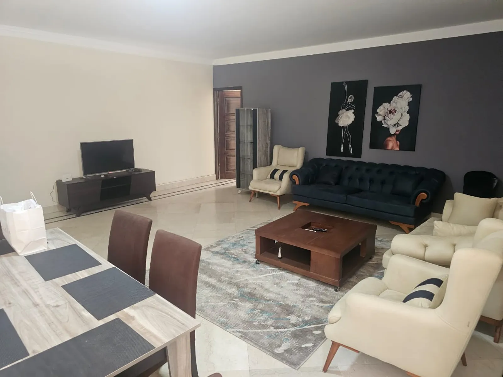 Ground Floors For Sale In Maadi Maadi Sarayat Area: 320 m² consists of 4 Bedrooms 3 Bathrooms Modern furnished 5 stars #5903