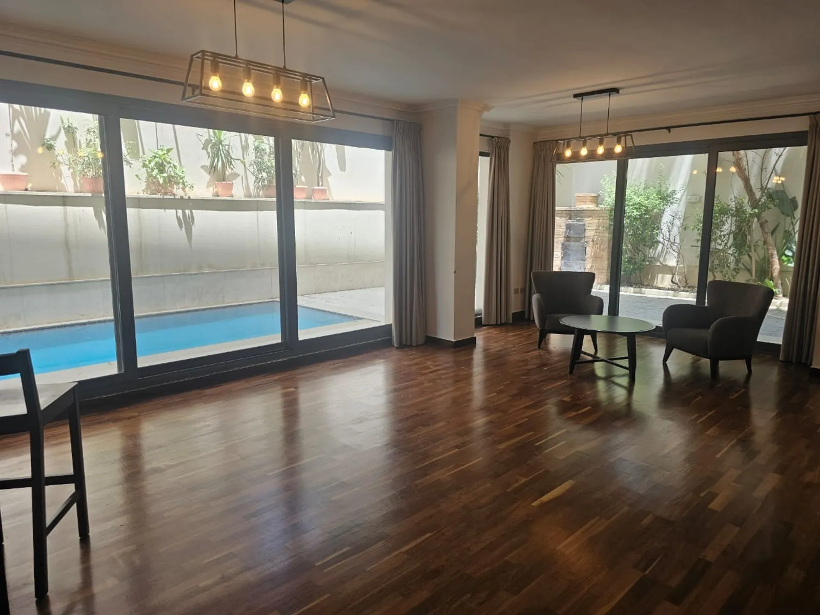 دور ارضي للبيع في المعادي دجله المعادي مساحة: 450 م² تتكون من 4 غرفة 4 حمام مفروش مودرن 5 نجوم #5906