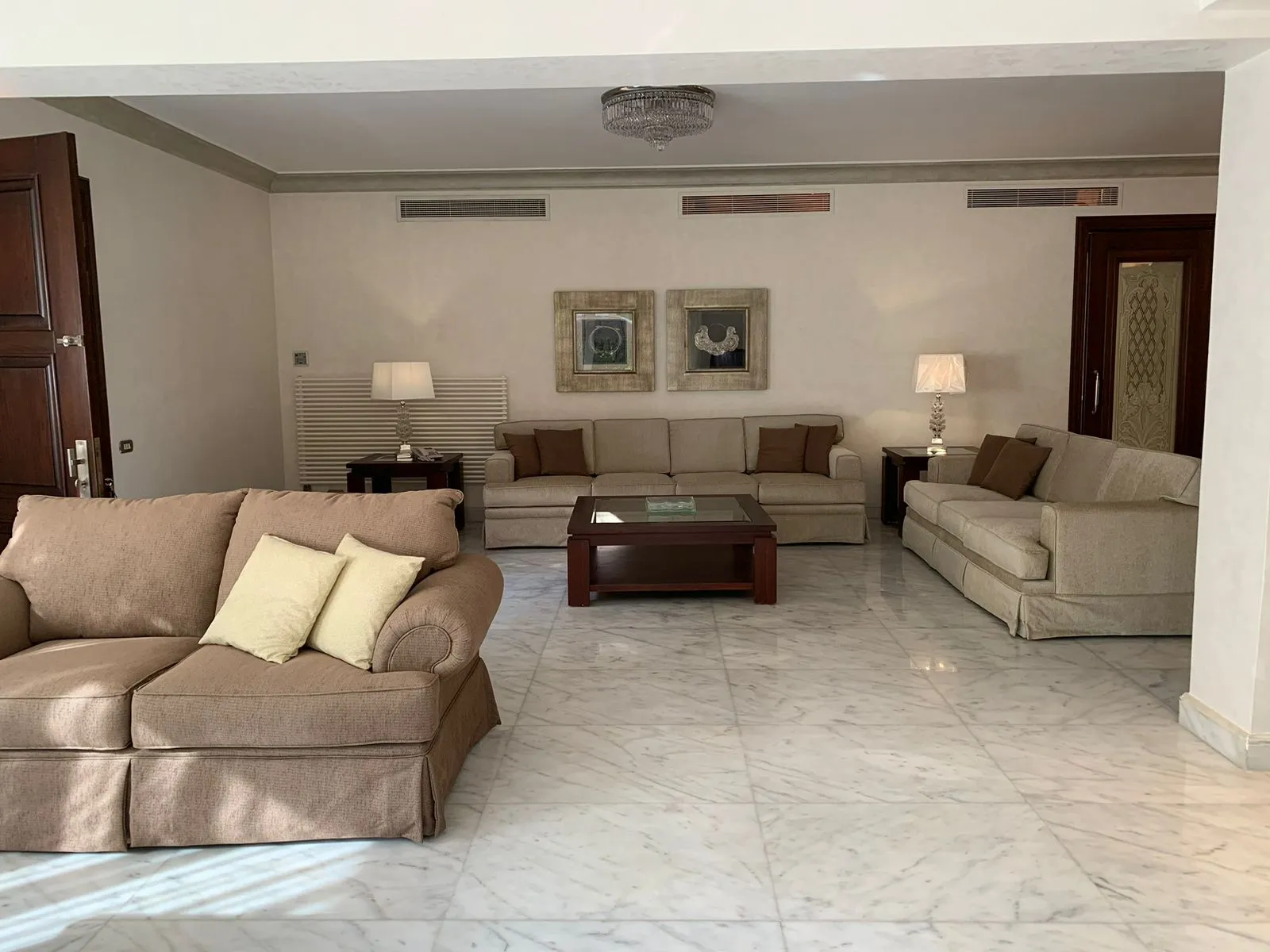 Ground Floors For Sale In Katameya katameya Heights Area: 220 m² consists of 3 Bedrooms 3 Bathrooms Modern furnished 5 stars #5931
