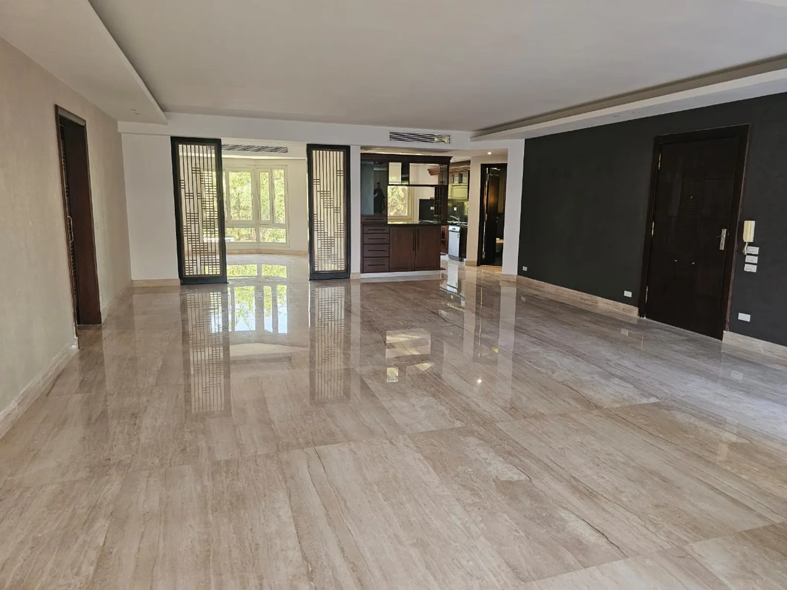 ULTRA MODERN SEMI FURNISHED 3 BEDROOM APARTMENT FOR RENT IN SARAYAT MAADI WITH MARBLE FLOORS, BALCONY, PARKING AND ELEVA - #5972 - Semi furnished