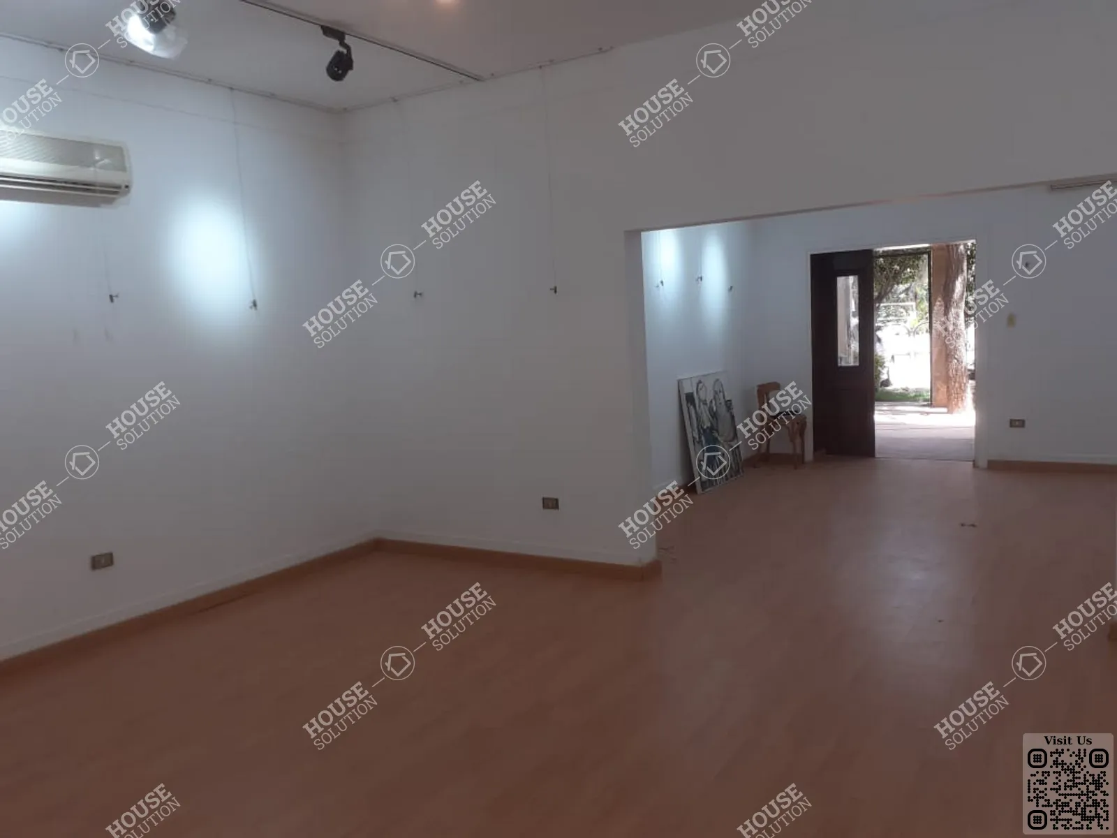 غرفة الاستقبال @ دور ارضي للإيجار في المعادي سرايات المعادي مساحة: 200 م² تتكون من 2 غرفة 2 حمام نصف مفروش 5 نجوم #5976-1