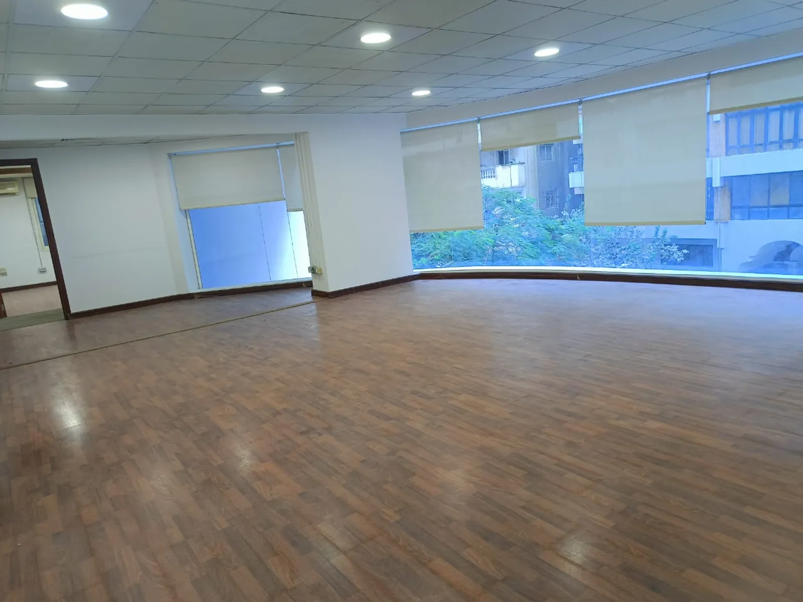 مقرات اداريه للبيع في المعادي دجله المعادي مساحة: 380 م² تتكون من 8 غرفة 4 حمام متشطب 5 نجوم #5994