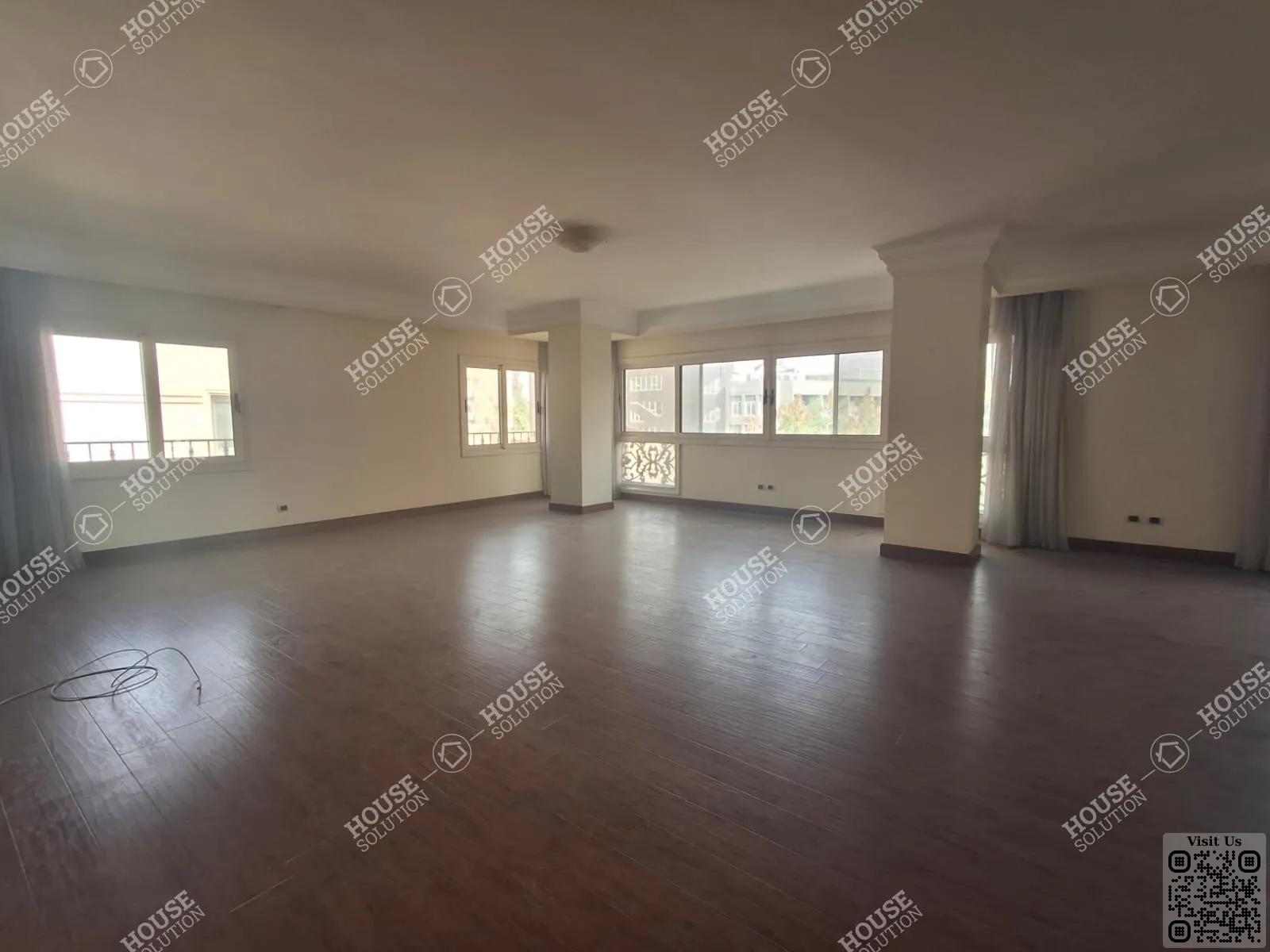 غرفة الاستقبال	 @ رووف للإيجار في المعادي سرايات المعادي مساحة: 310 م² تتكون من 5 غرفة 4 حمام نصف مفروش 5 نجوم #6022-1