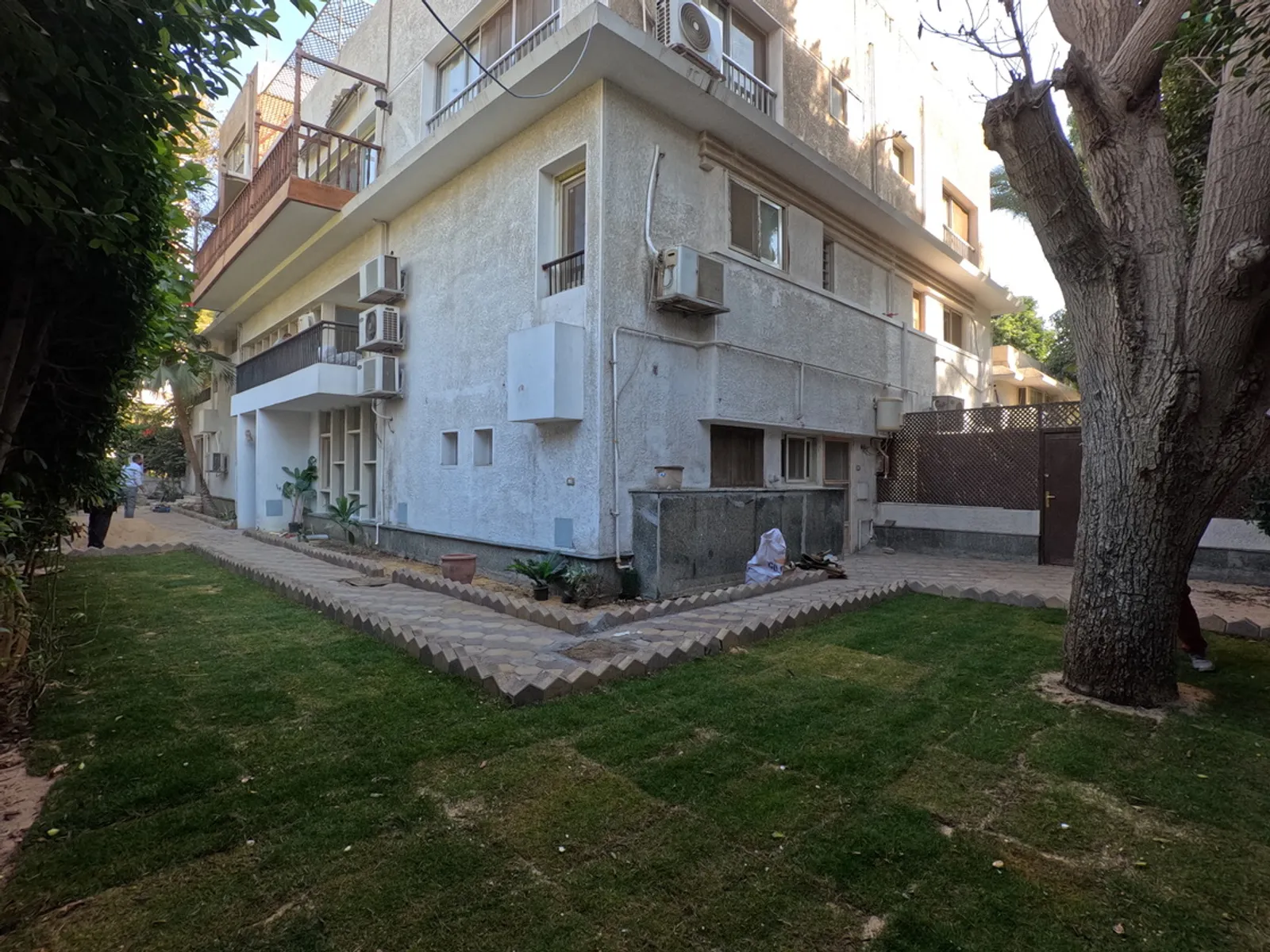 Ground Floors For Sale In Maadi Maadi Sarayat Area: 280 m² consists of 3 Bedrooms 3 Bathrooms Semi furnished 1 stars #6035
