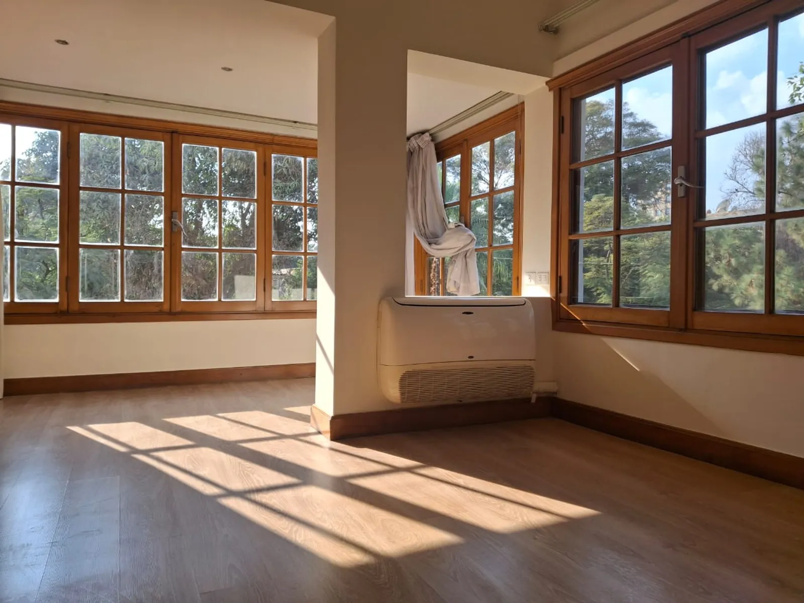 غرفة النوم الرئيسية	 @ رووف للإيجار في المعادي سرايات المعادي مساحة: 300 م² تتكون من 3 غرفة 3 حمام مفروش مودرن 1 نجوم #6045-1