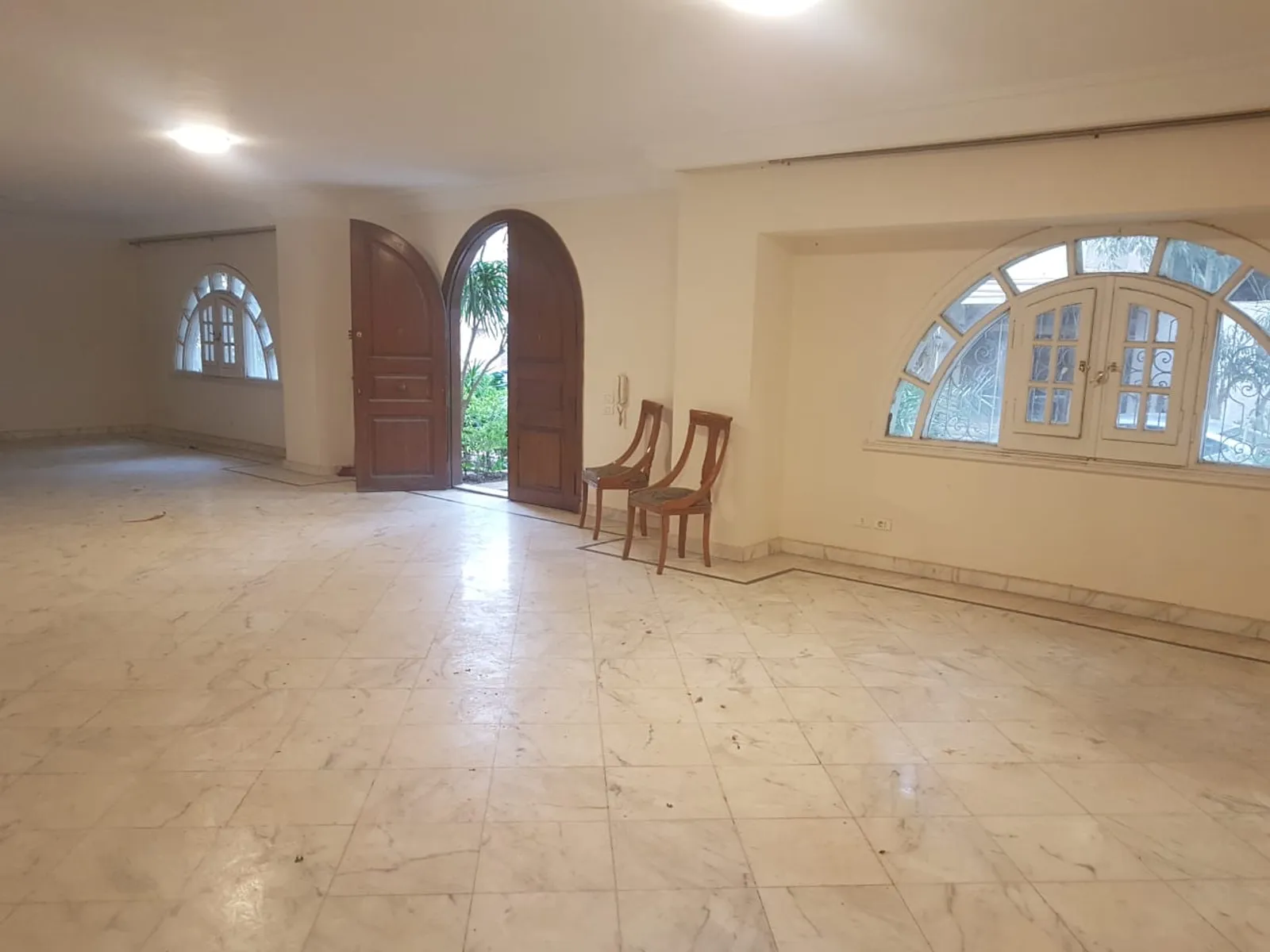 Ground Floors For Sale In Maadi Maadi Sarayat Area: 250 m² consists of 4 Bedrooms 3 Bathrooms Semi furnished 5 stars #6089