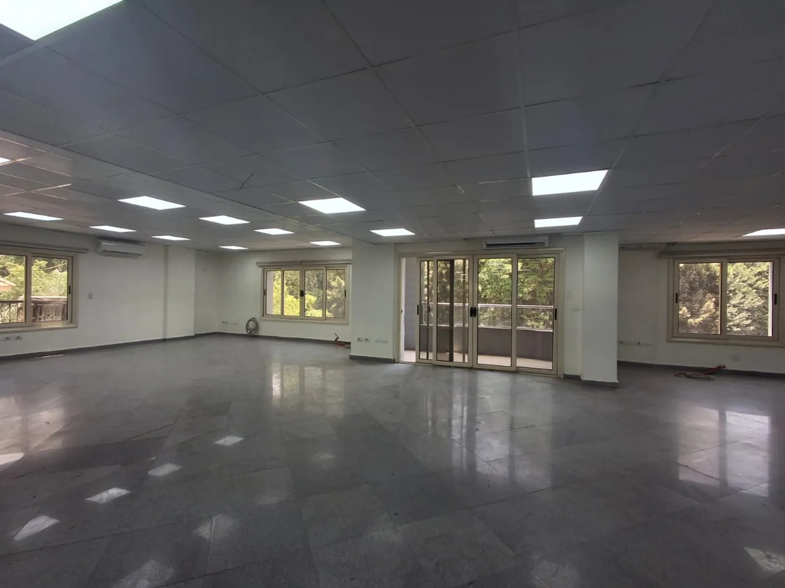 Office spaces For Sale In Maadi Maadi Sarayat Area: 425 m² consists of 4 Bedrooms 4 Bathrooms Finished 5 stars #6157