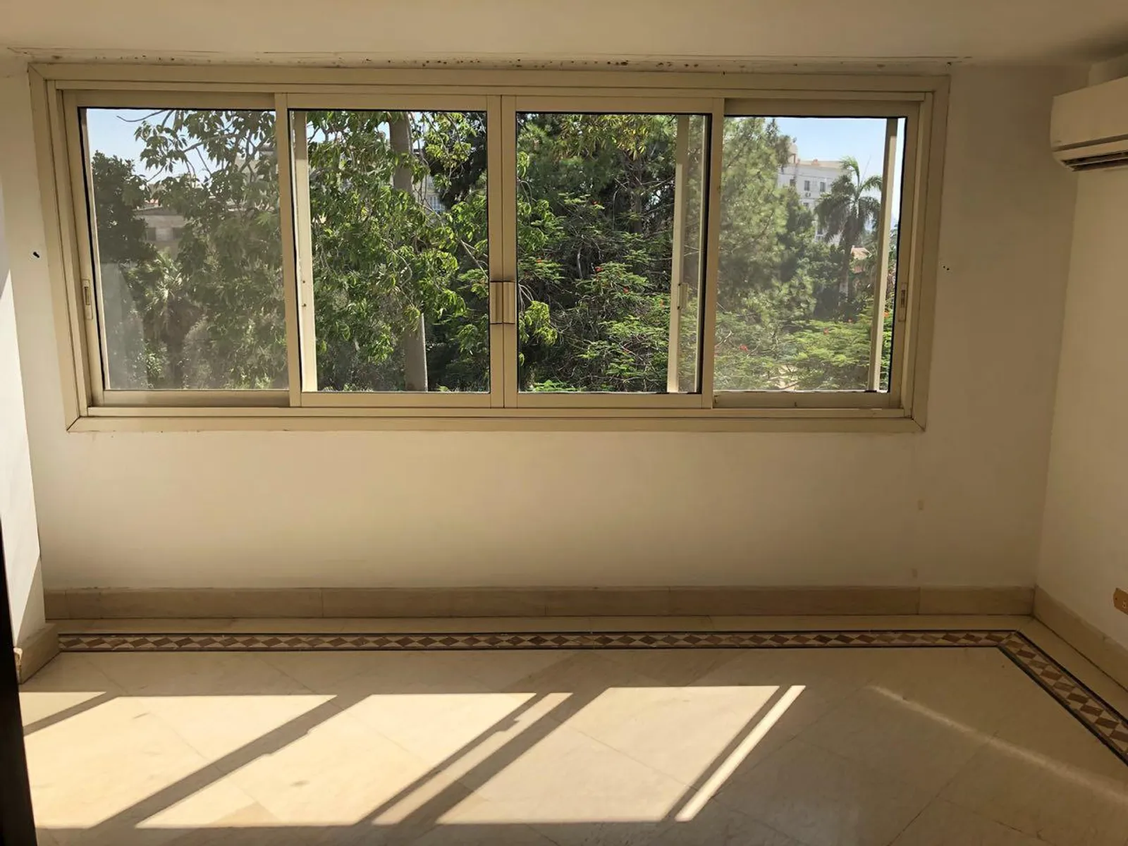 Apartments For Sale In Maadi Maadi Sarayat Area: 160 m² consists of 3 Bedrooms 2 Bathrooms Semi furnished 5 stars #6165