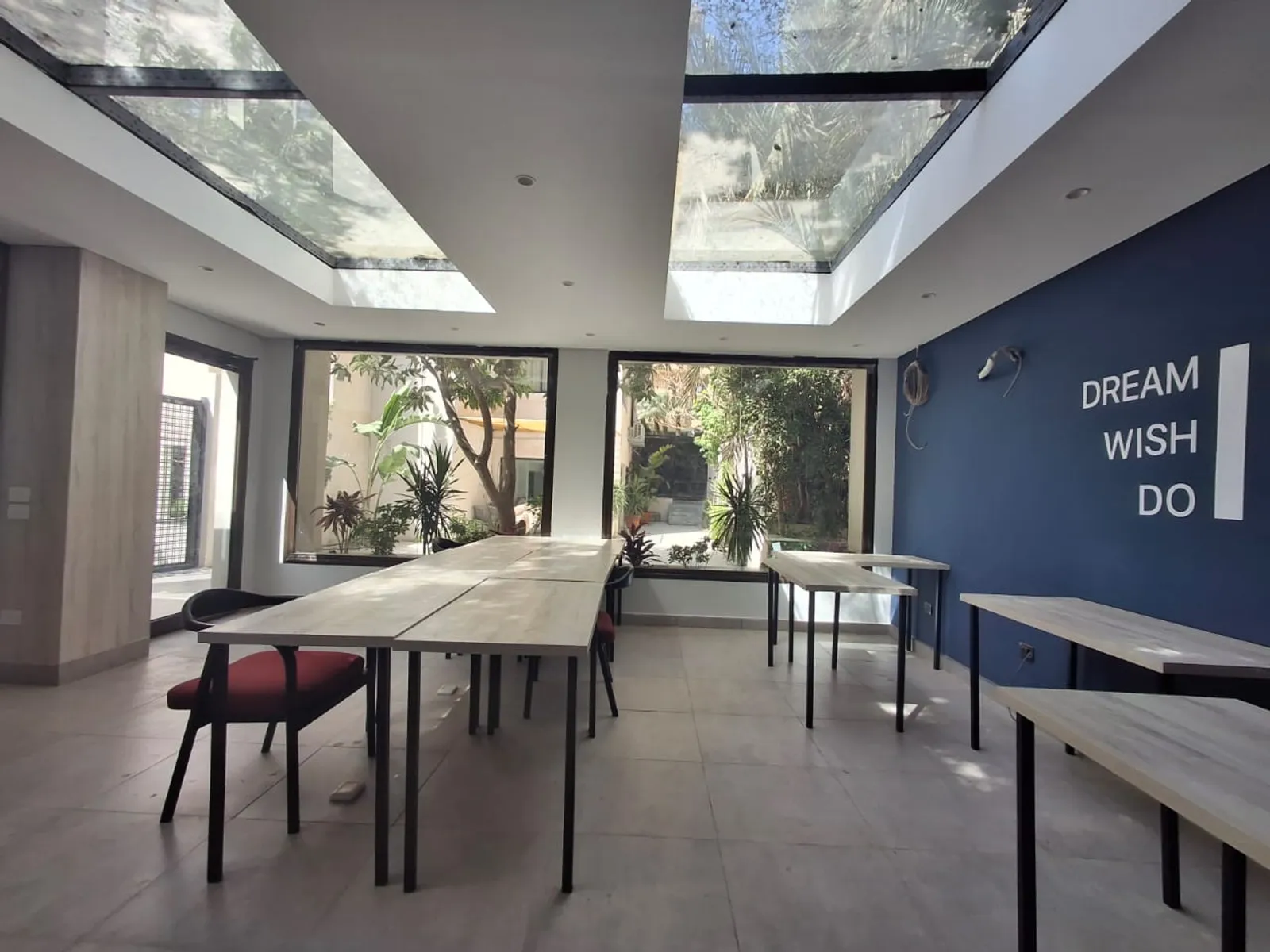 مقرات اداريه للبيع في المعادي المعادي القديمه مساحة: 350 م² تتكون من 3 غرفة 3 حمام مفروش مودرن 5 نجوم #6171