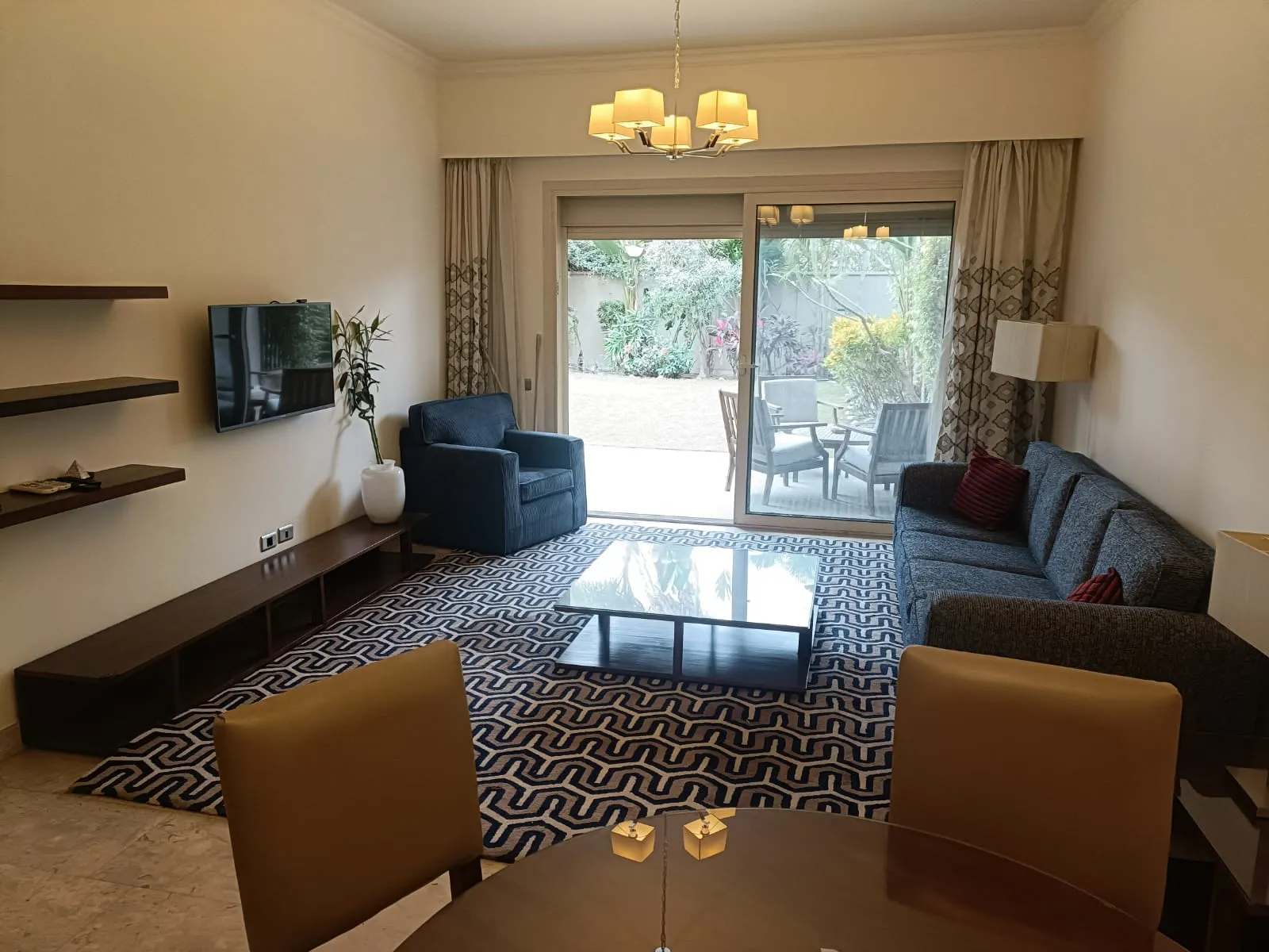 Ground Floors For Sale In Katameya katameya Heights Area: 170 m² consists of 3 Bedrooms 3 Bathrooms Furnished 5 stars #6193