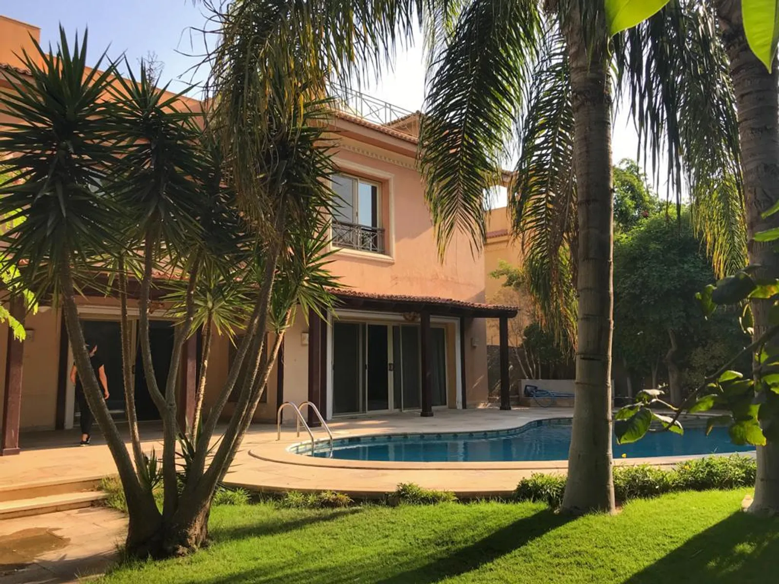 Villas For Sale In Katameya katameya Heights Area: 280 m² consists of 4 Bedrooms 5 Bathrooms Semi furnished 5 stars #6197