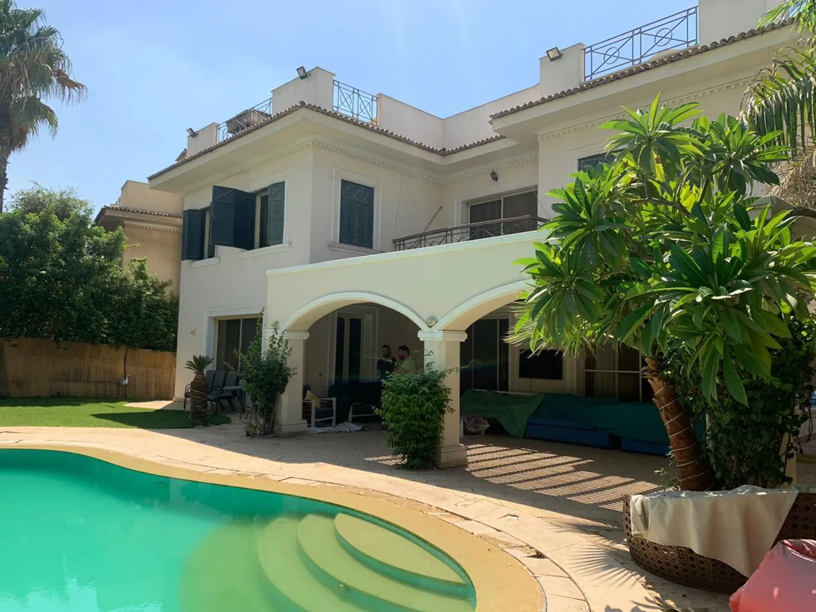 Villas For Sale In Katameya katameya Heights Area: 400 m² consists of 5 Bedrooms 4 Bathrooms Semi furnished 5 stars #6240