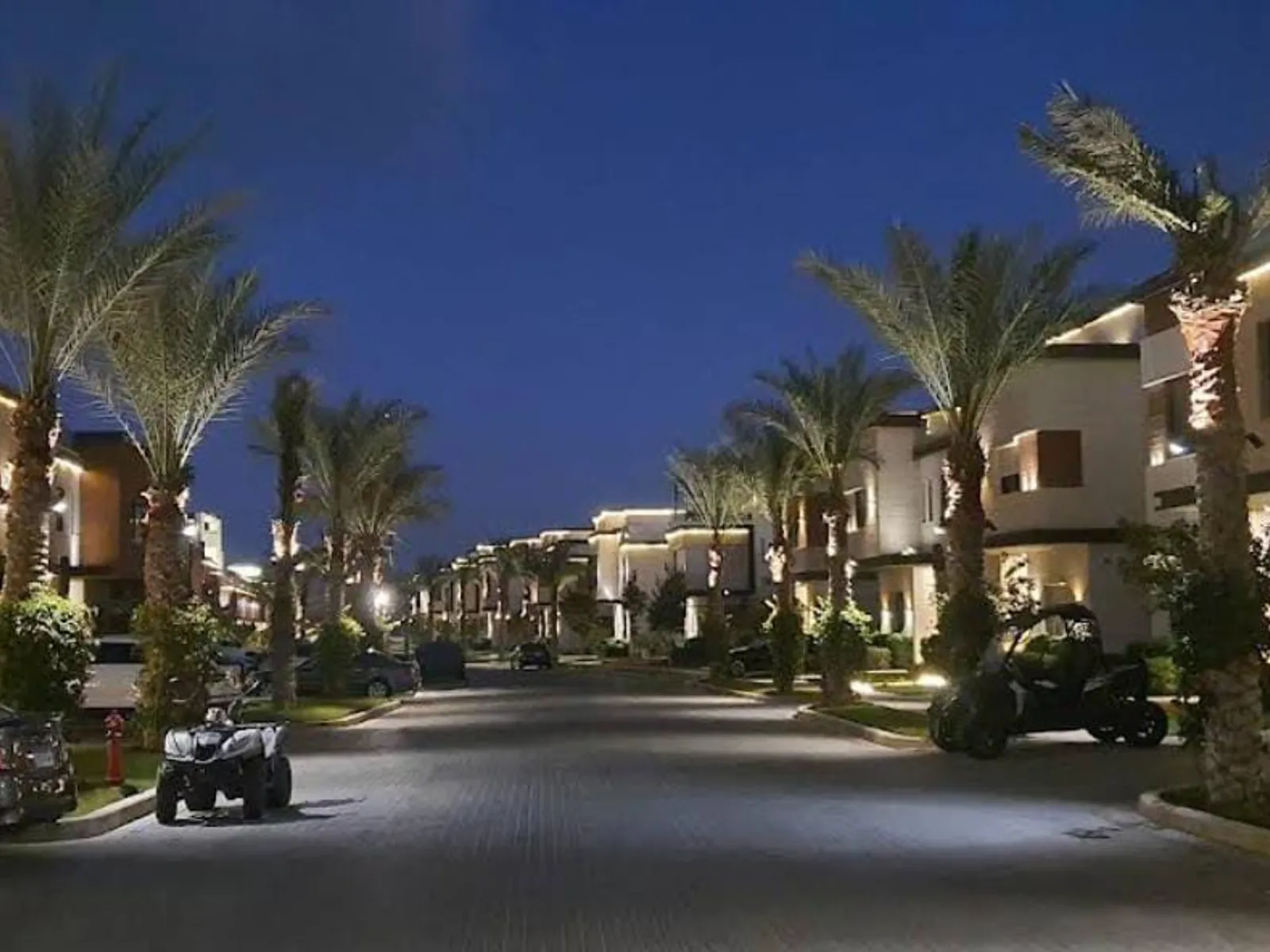 Villas For Sale In New Cairo Azzar 1 Area: 475 m² consists of 4 Bedrooms 5 Bathrooms Finished 5 stars #6242