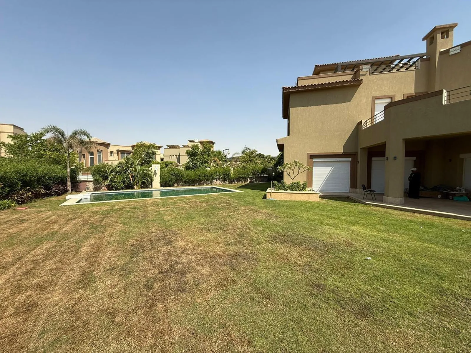 Villas For Sale In Katameya Palm Hills Katameya Area: 800 m² consists of 5 Bedrooms 6 Bathrooms Semi furnished 5 stars #6243