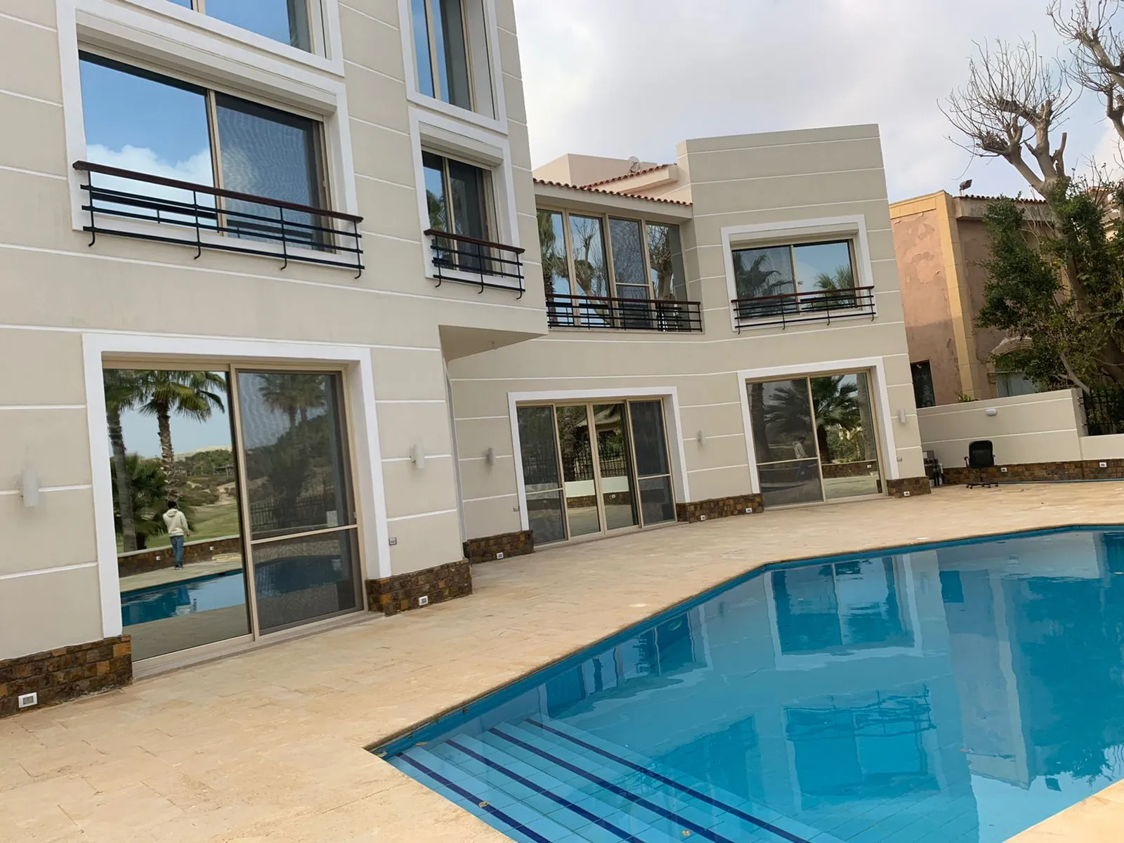 Villas For Sale In Katameya katameya Heights Area: 650 m² consists of 6 Bedrooms 8 Bathrooms Semi furnished 5 stars #6275