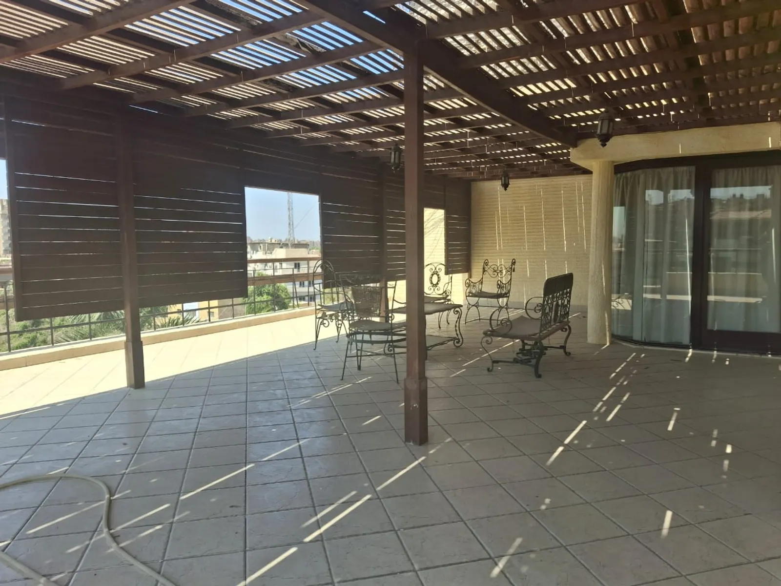 FURNISHED ROOF APARTMENT WITH TERRACE AND BALCONY FOR RENT IN DEGLA MAADI – 3 BEDROOMS, 3 BATHROOMS - #6281 - Furnished