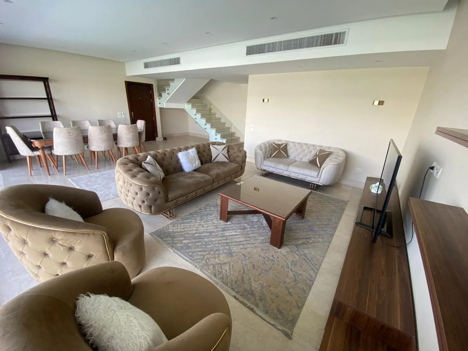 رووف للبيع في القاهرة الجديدة ليك فيو مساحة: 262 م² تتكون من 4 غرفة 5 حمام مفروش مودرن 5 نجوم #6285